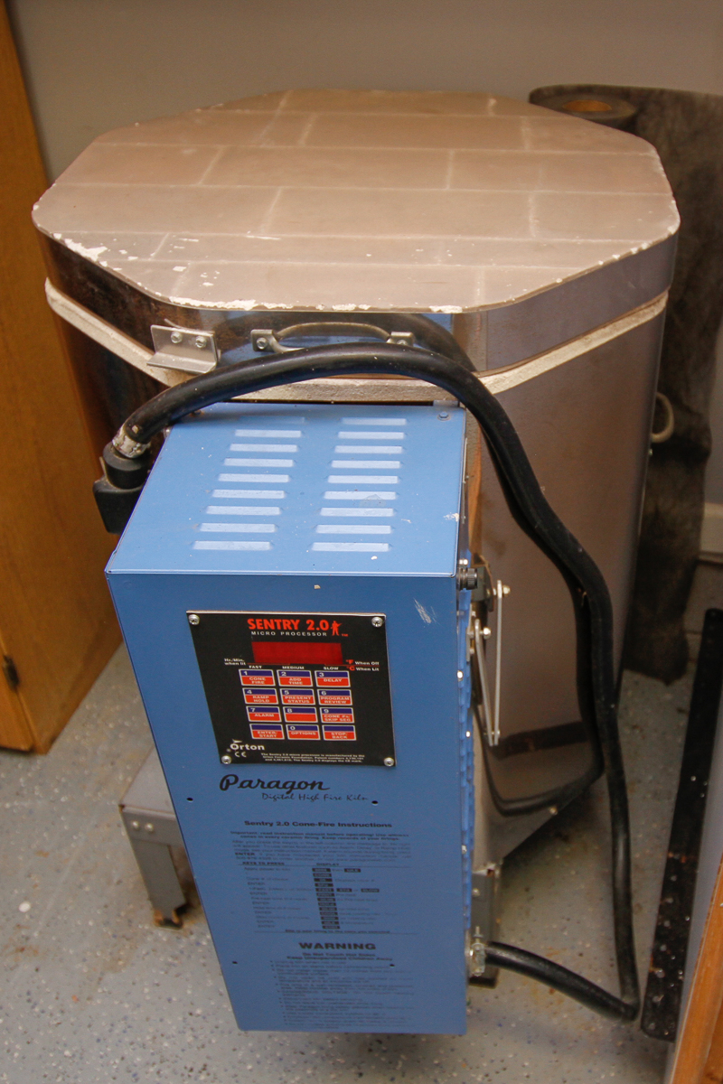 Paragon High Fire Kiln "Sentry 2.0" and Accessories