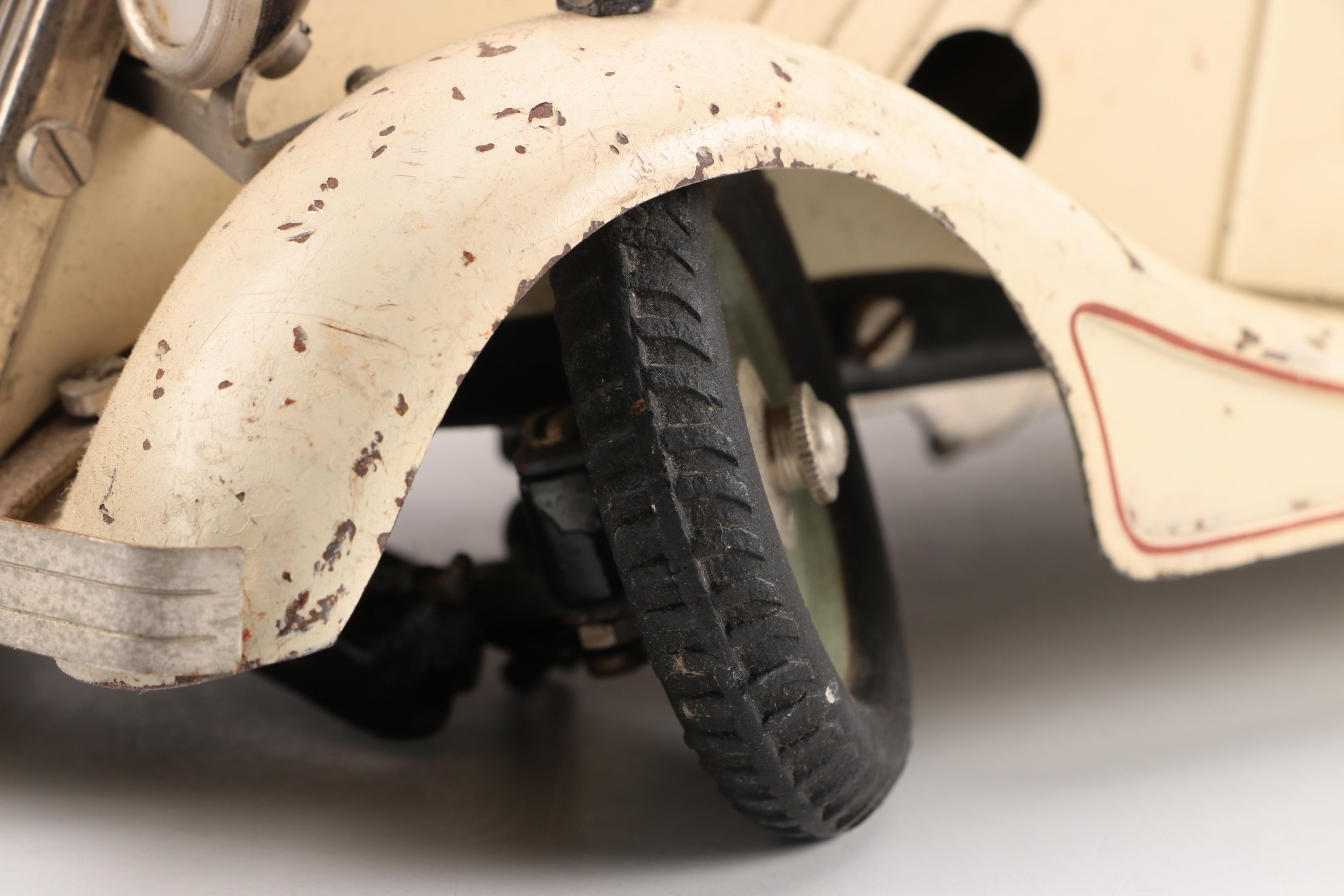 Märklin Model 1104 Tin Wind-Up Pullman Limousine