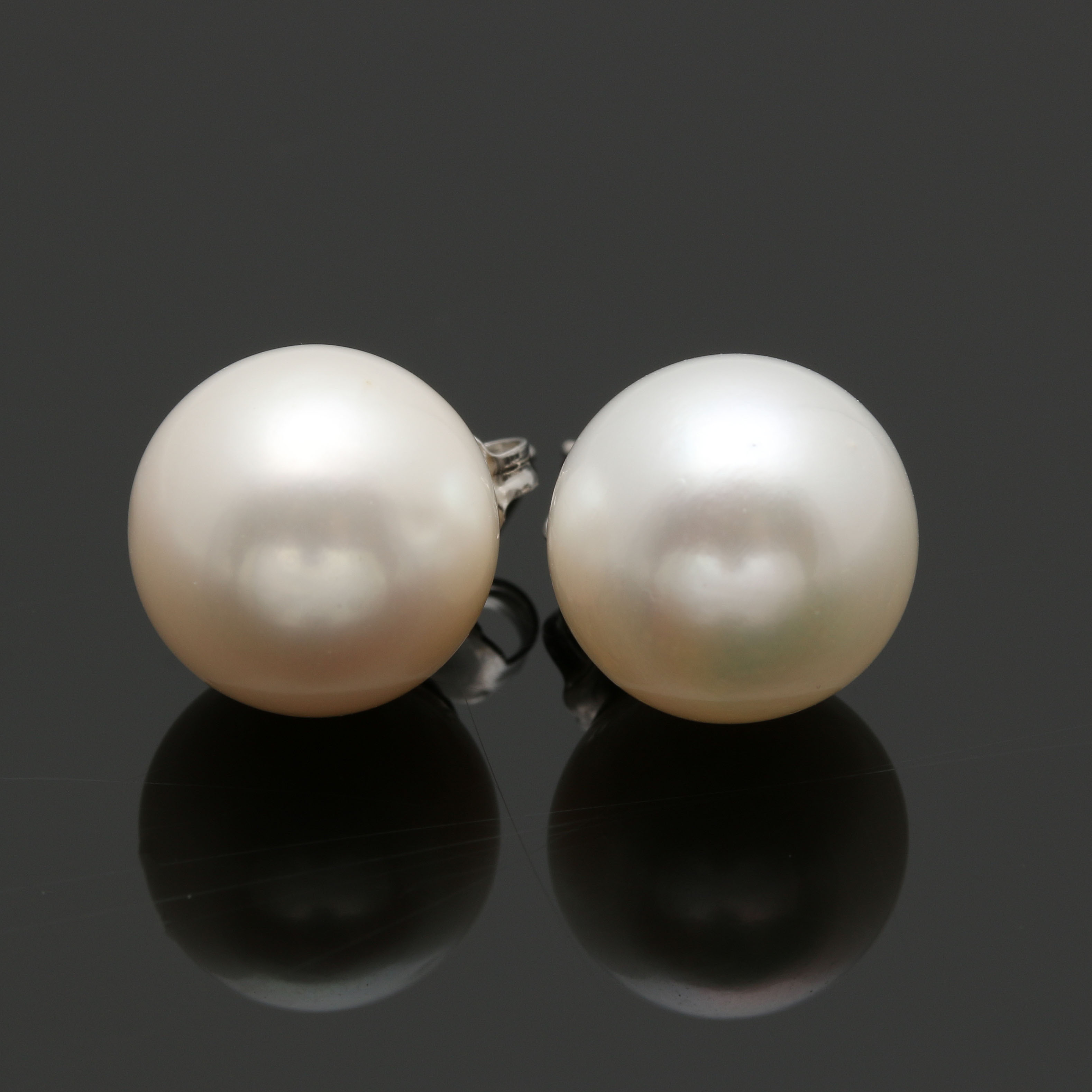 14K White Gold Cultured Pearl Stud Earrings
