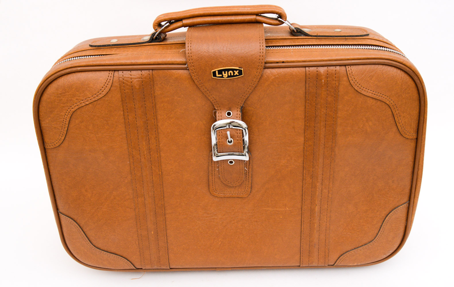 Vintage Lynx Suitcase and Travel Accessories