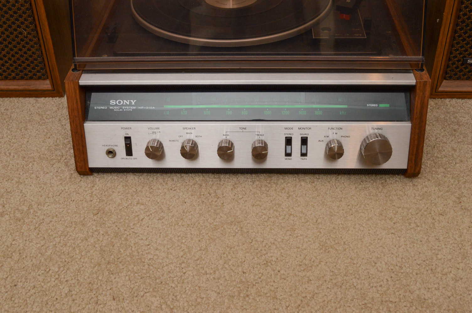 Sony Stereo Music System HP-210A Turntable with Sony SS-210A Speakers