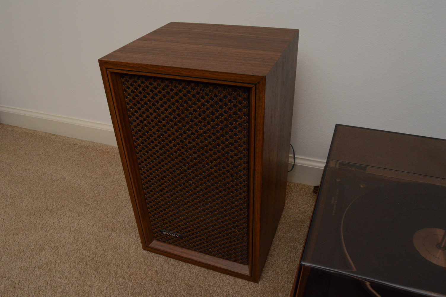 Sony Stereo Music System HP-210A Turntable with Sony SS-210A Speakers