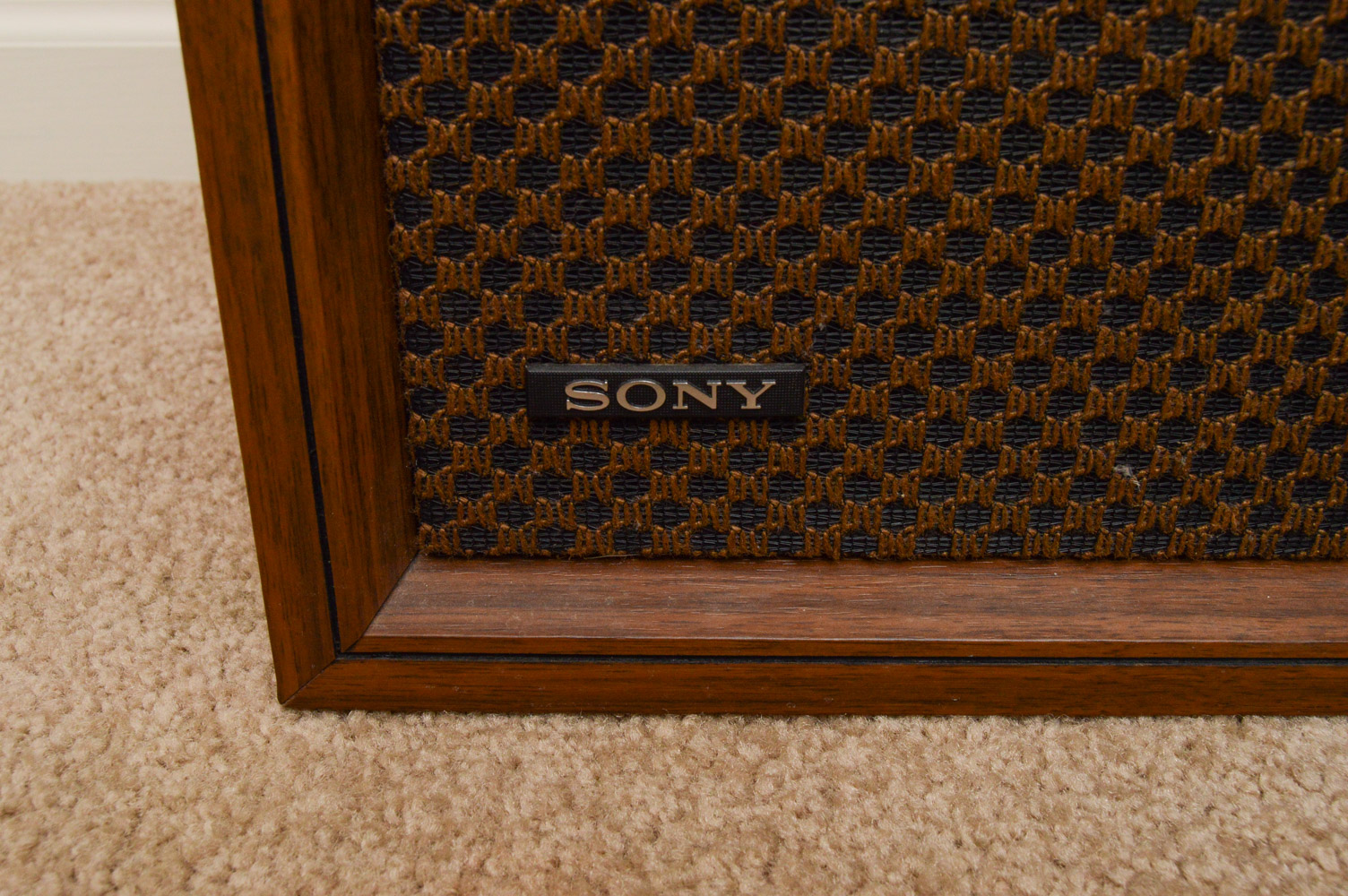 Sony Stereo Music System HP-210A Turntable with Sony SS-210A Speakers