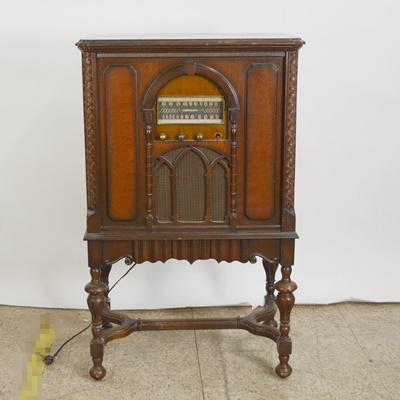 Vintage Crosley Console Radio