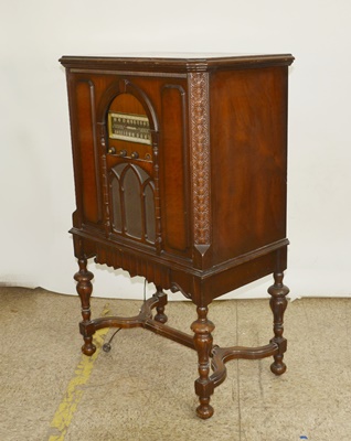 Vintage Crosley Console Radio