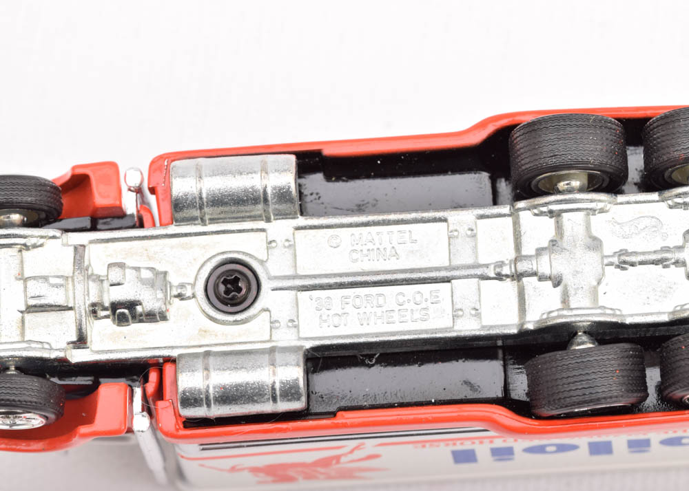 Miniature "Mobil Oil" Hot Wheels Vehicles