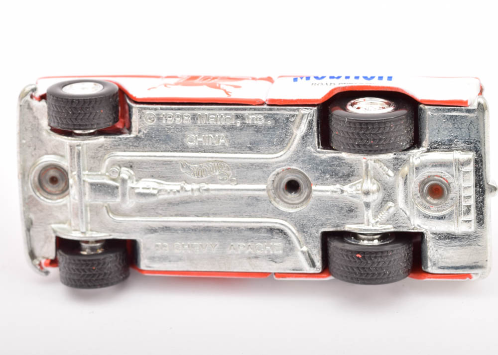 Miniature "Mobil Oil" Hot Wheels Vehicles