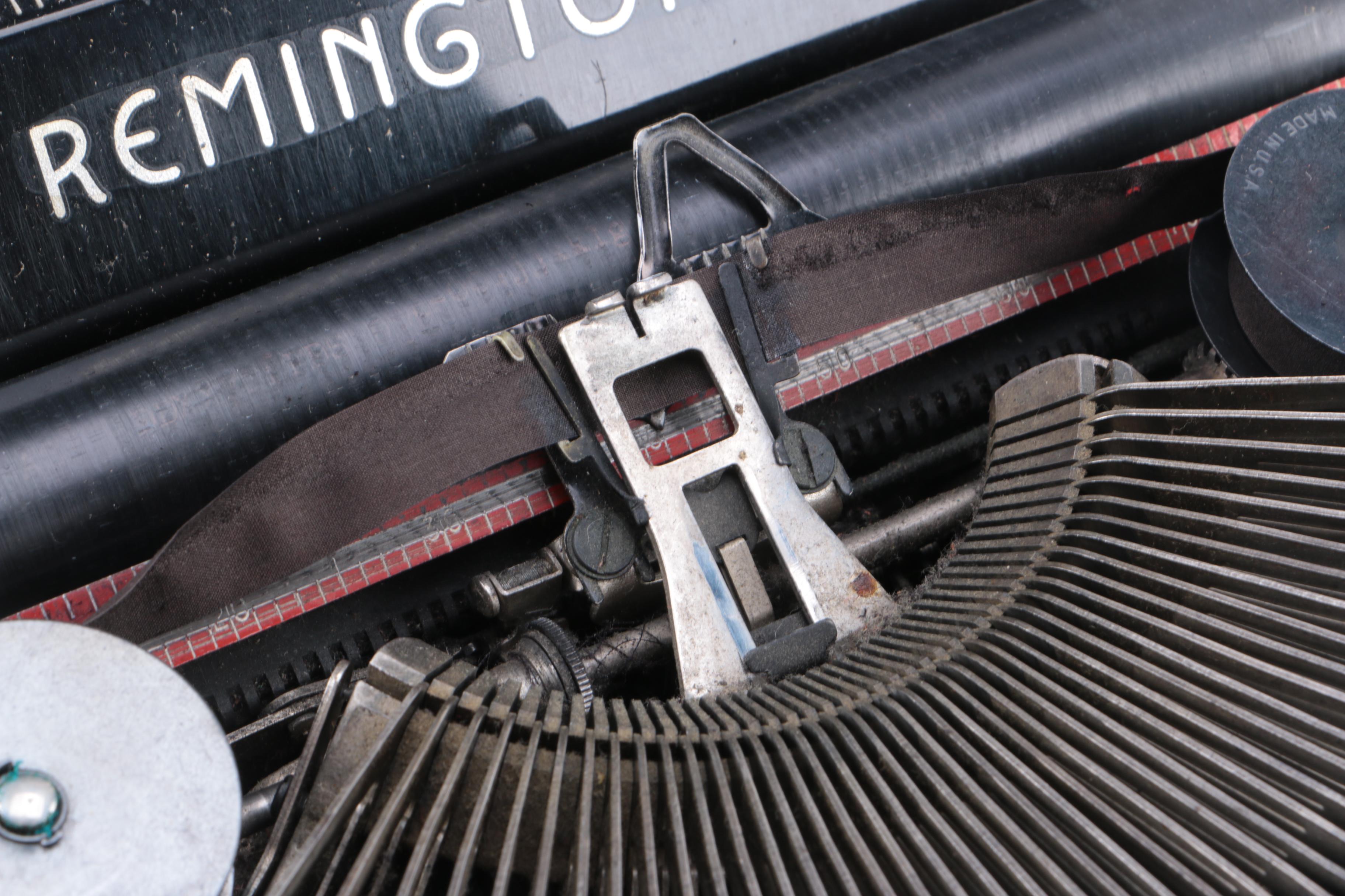 1930s Remington 5 Portable Typewriter with Case