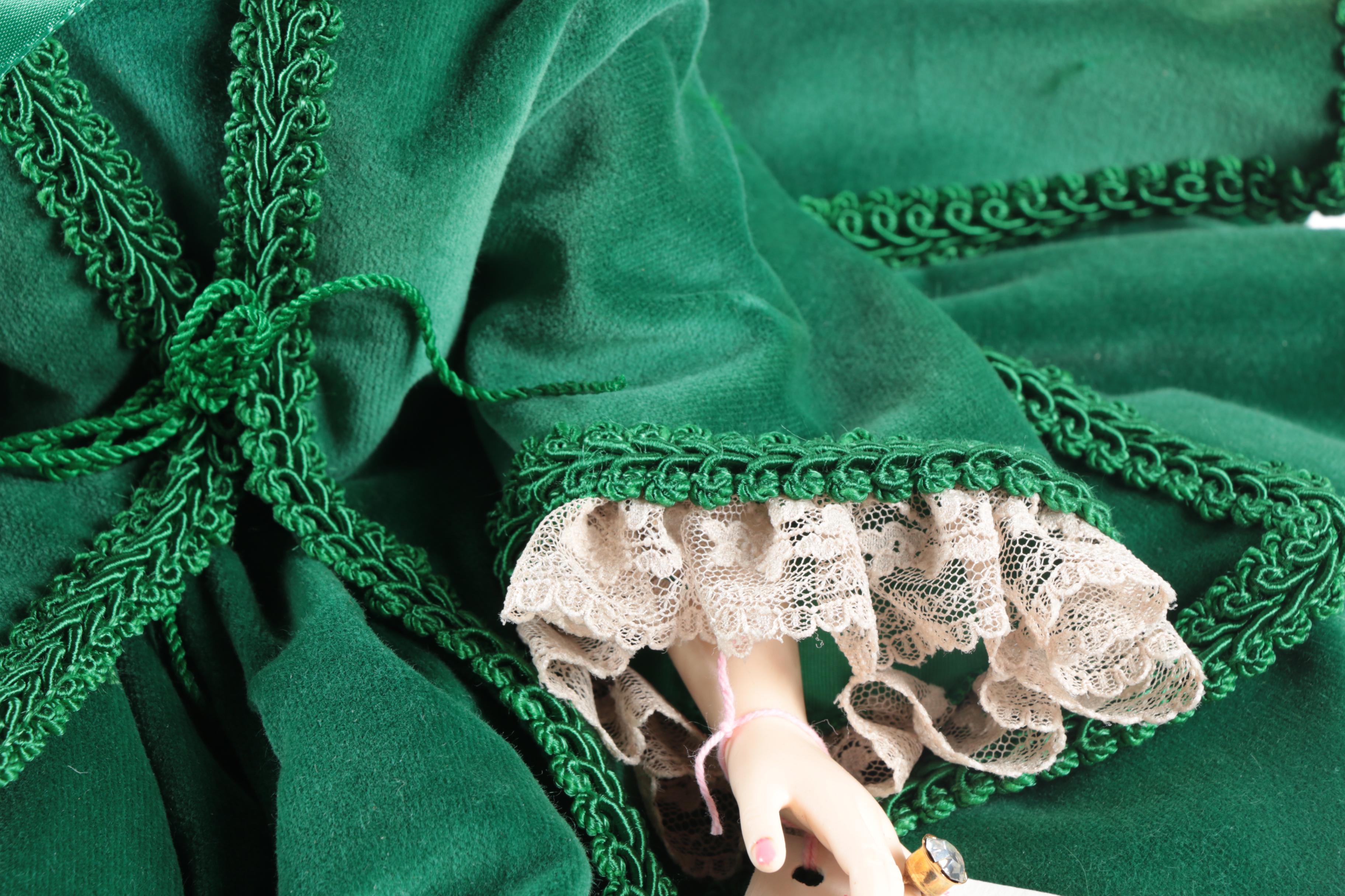 Madame Alexander "Scarlett" and "Goya" Dolls