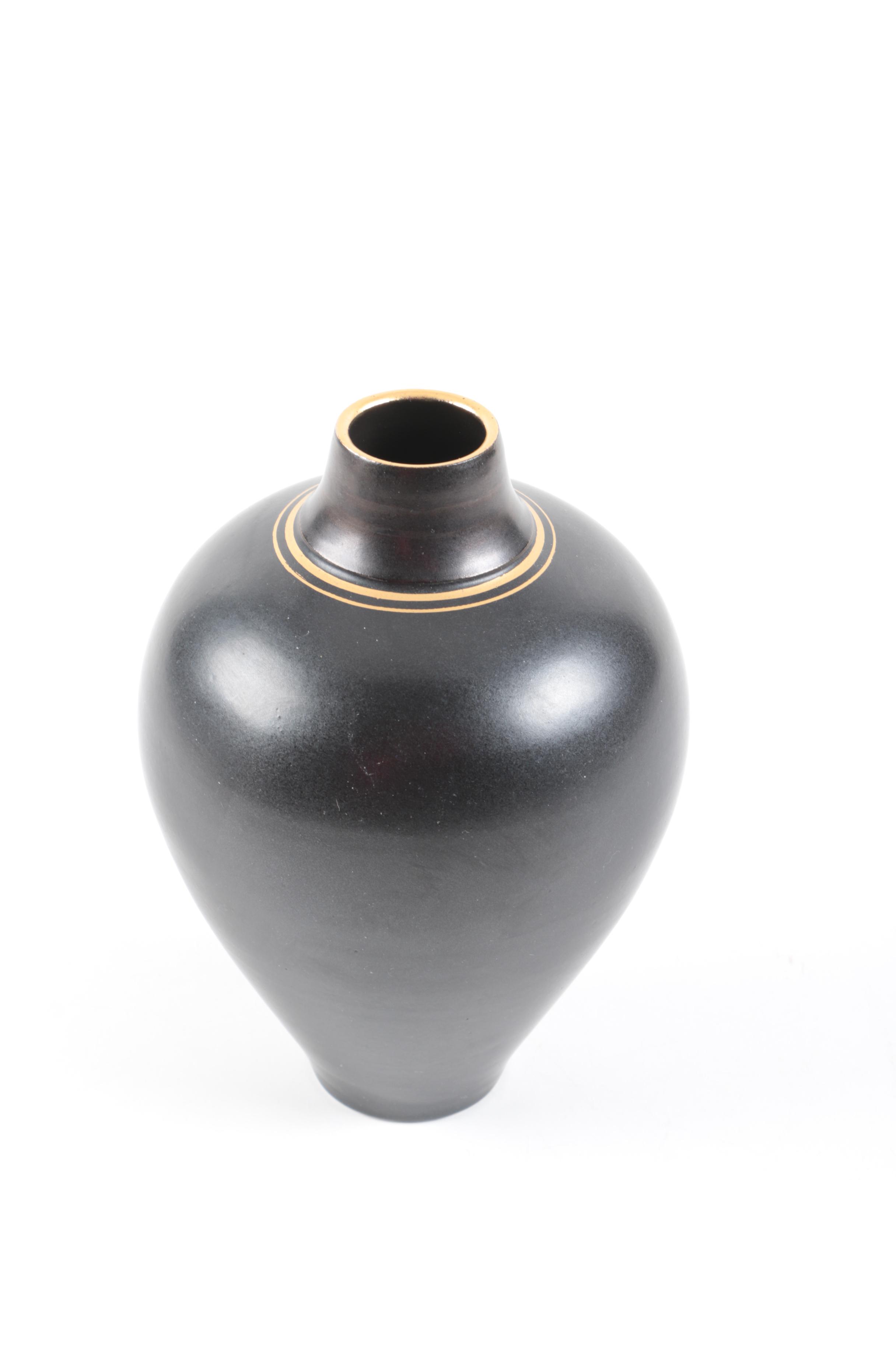 Matte Black Pottery Vase