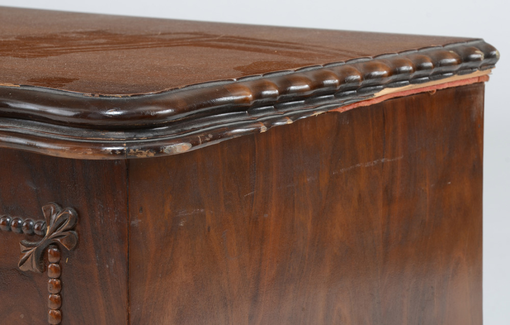 Vintage Roos Cedar Chest