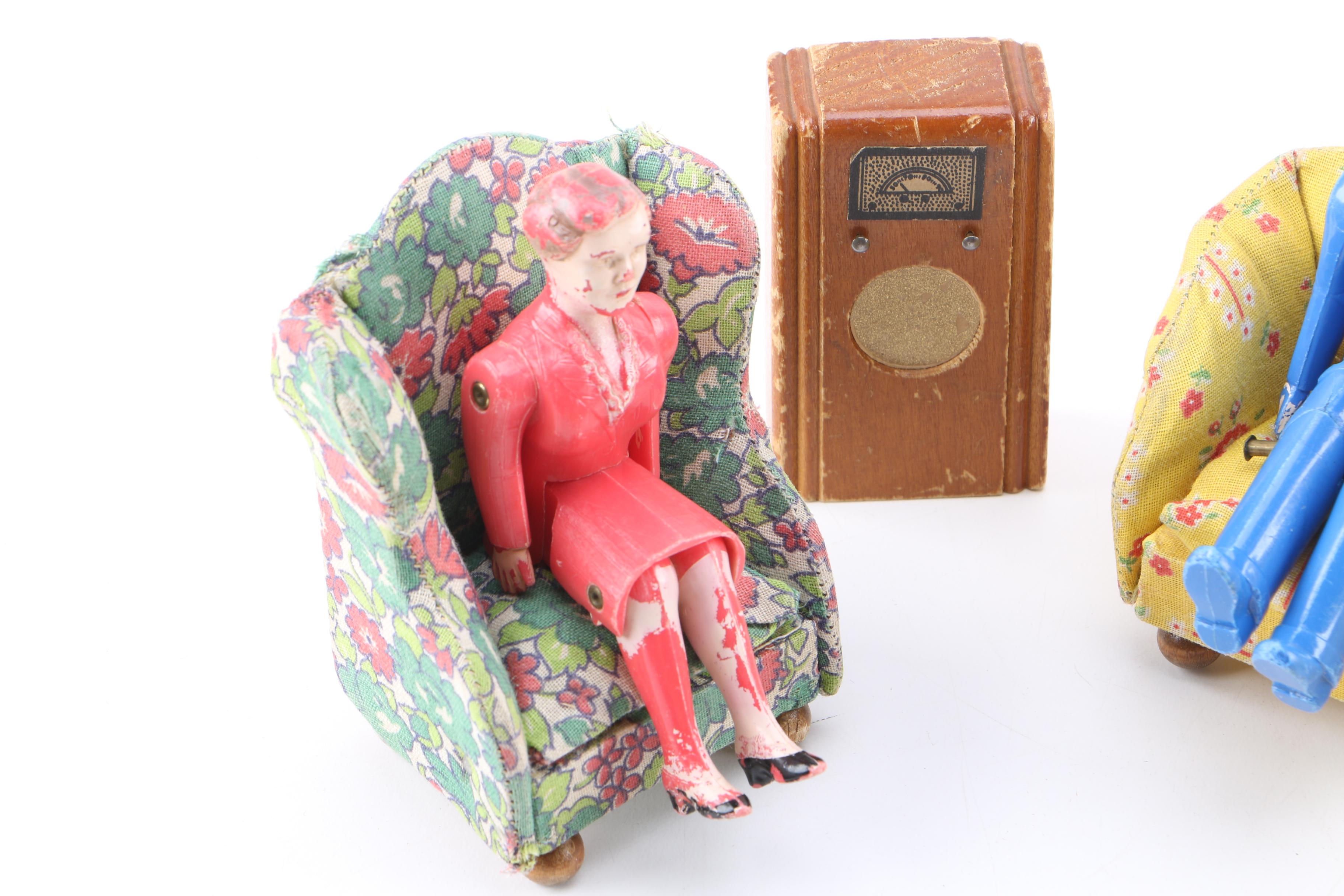 1950s Renwal Plastic Doll Family and Doll House Furniture