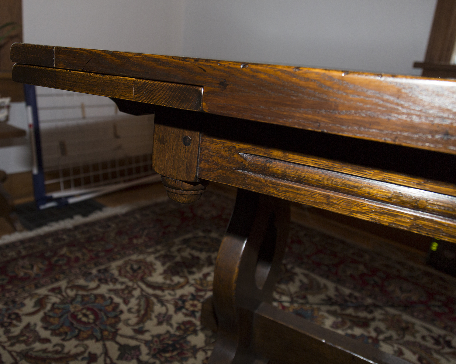 English Oak Expandable Pub Table