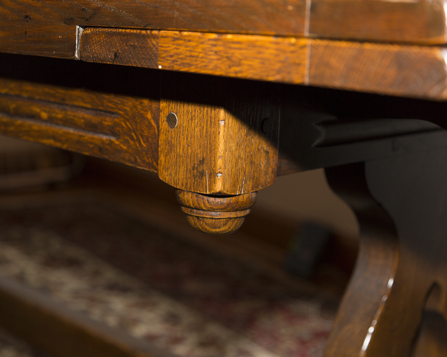 English Oak Expandable Pub Table