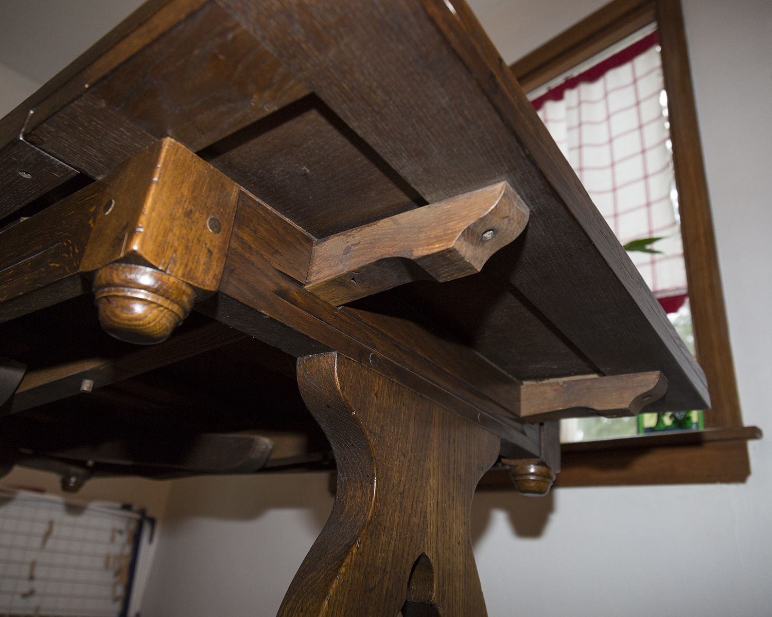 English Oak Expandable Pub Table
