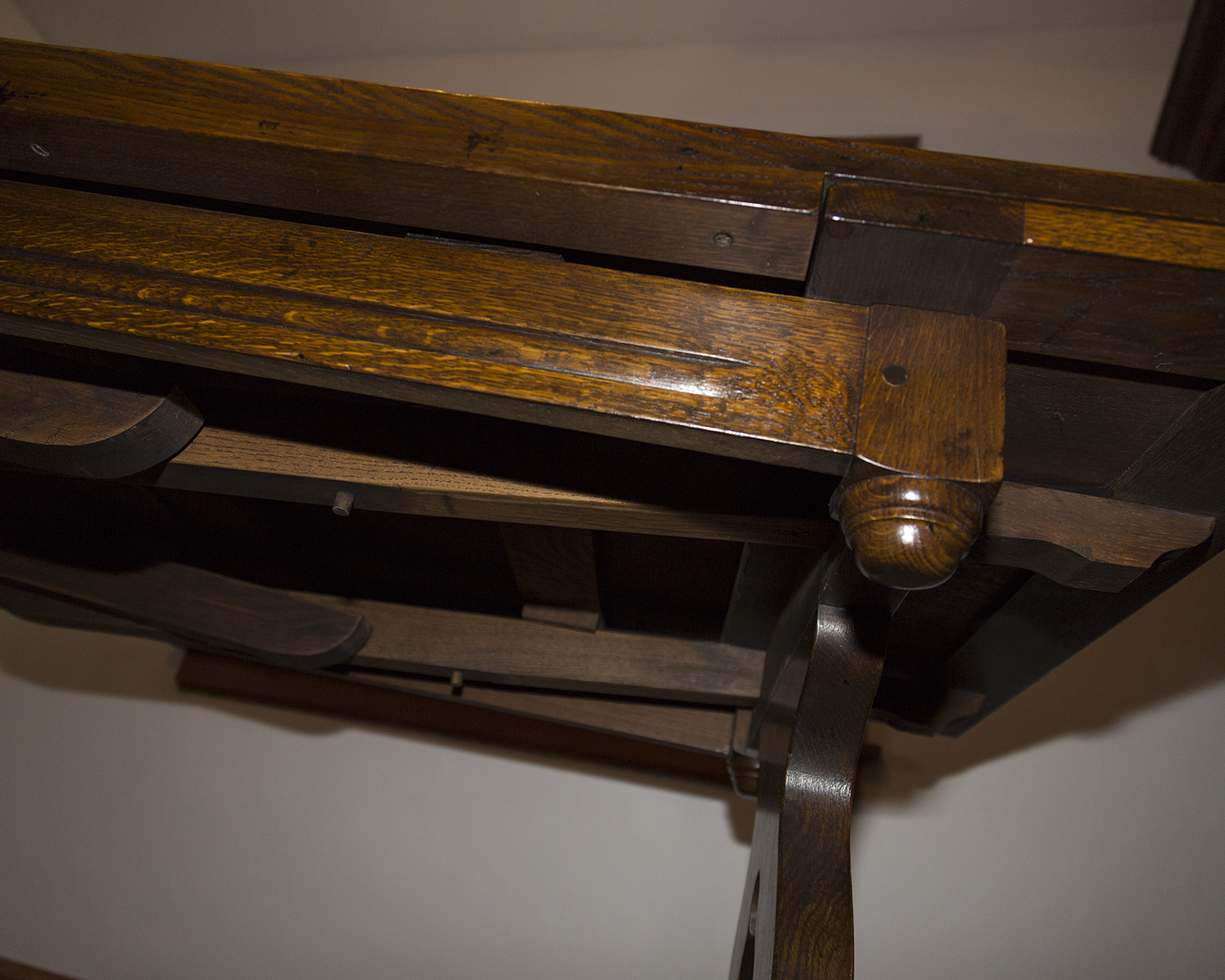 English Oak Expandable Pub Table