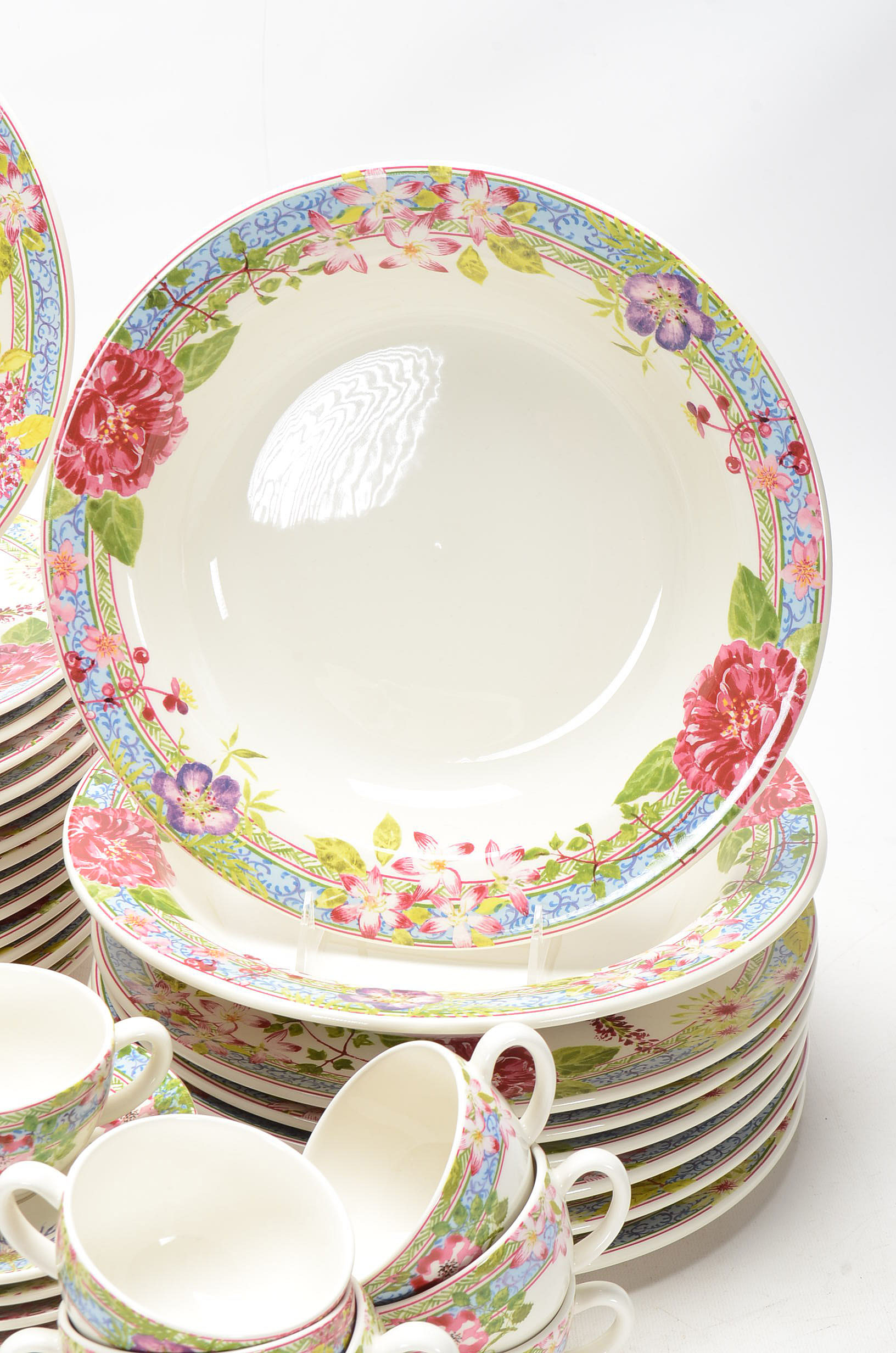 Gien "Millefleurs" Dinnerware
