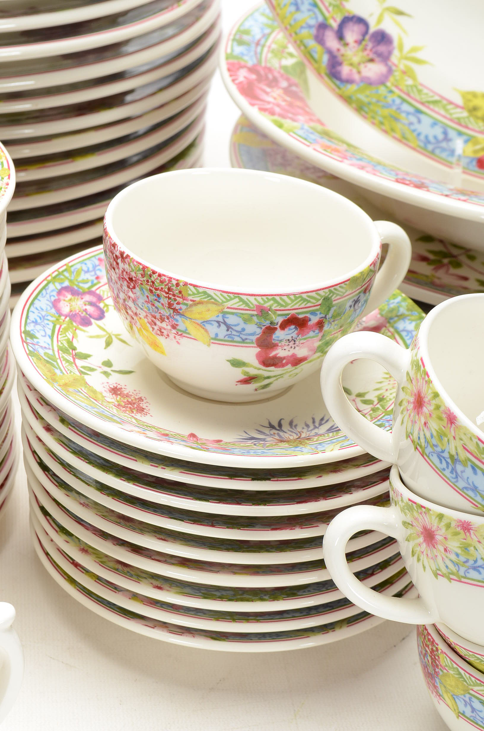 Gien "Millefleurs" Dinnerware