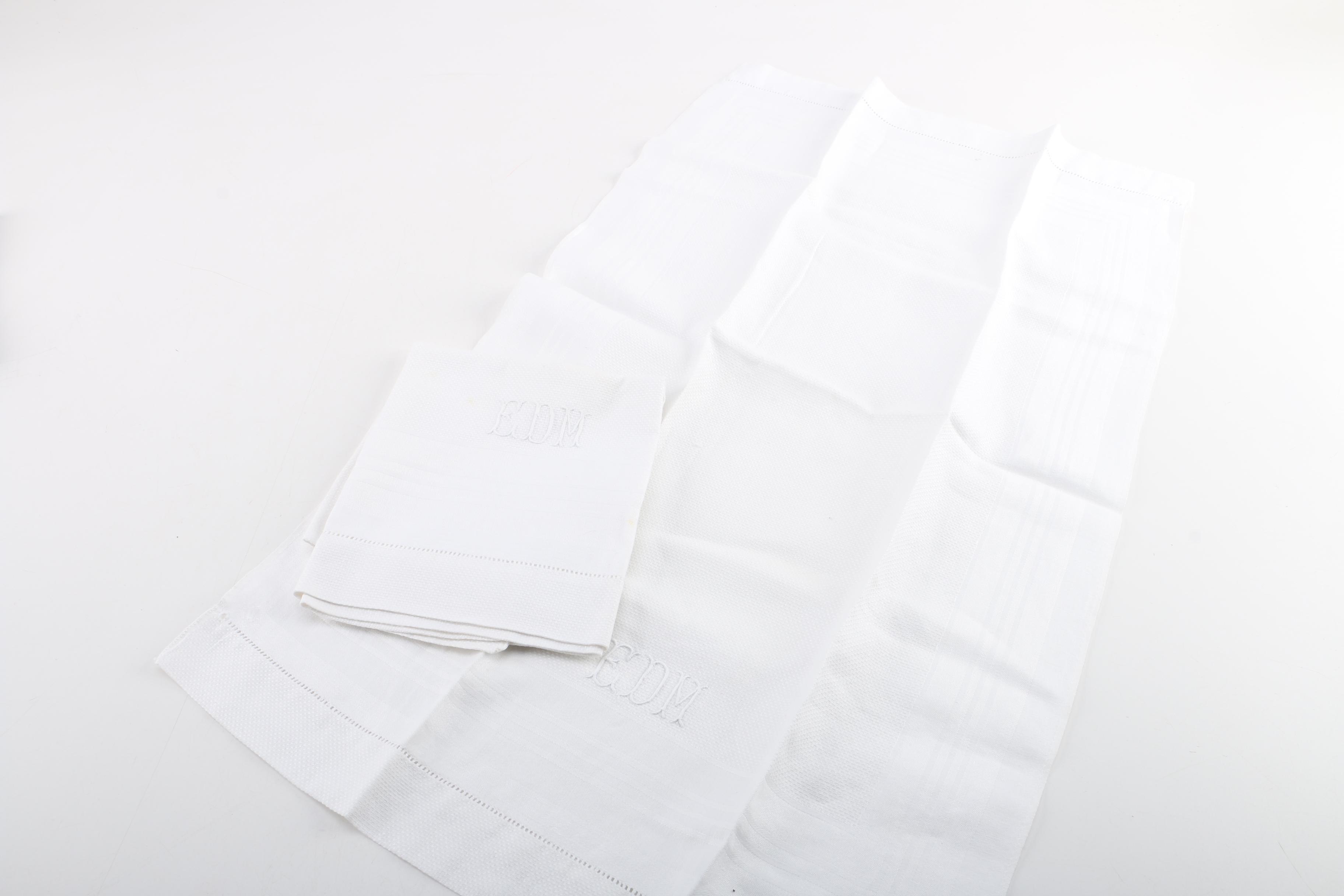 Selection of Linen and Cotton Napkins