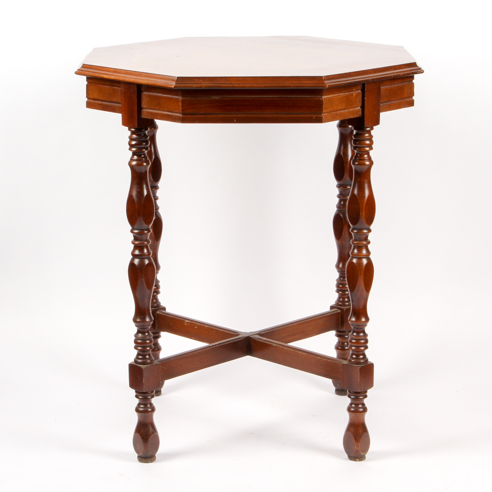Federal Style Walnut Lamp Table