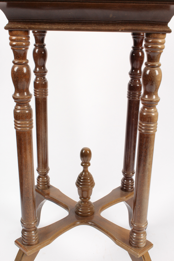 Federal Style Walnut and Marble Top Accent Table