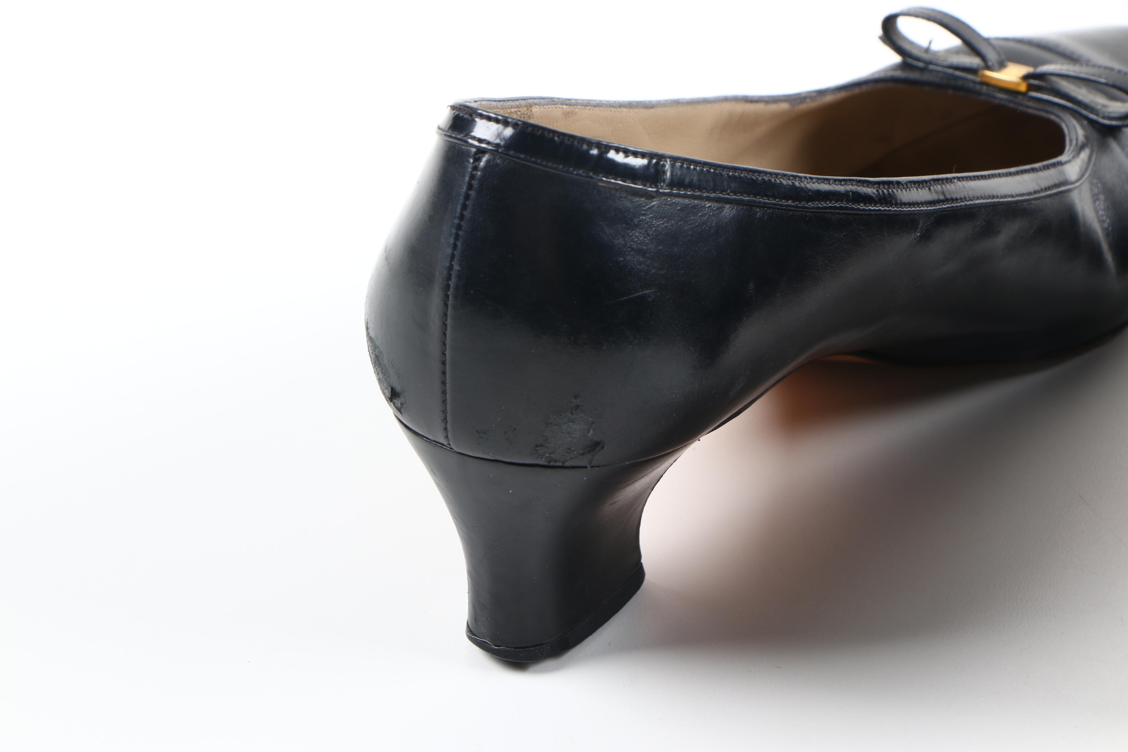 Vintage Salvatore Ferragamo Black Leather Pumps