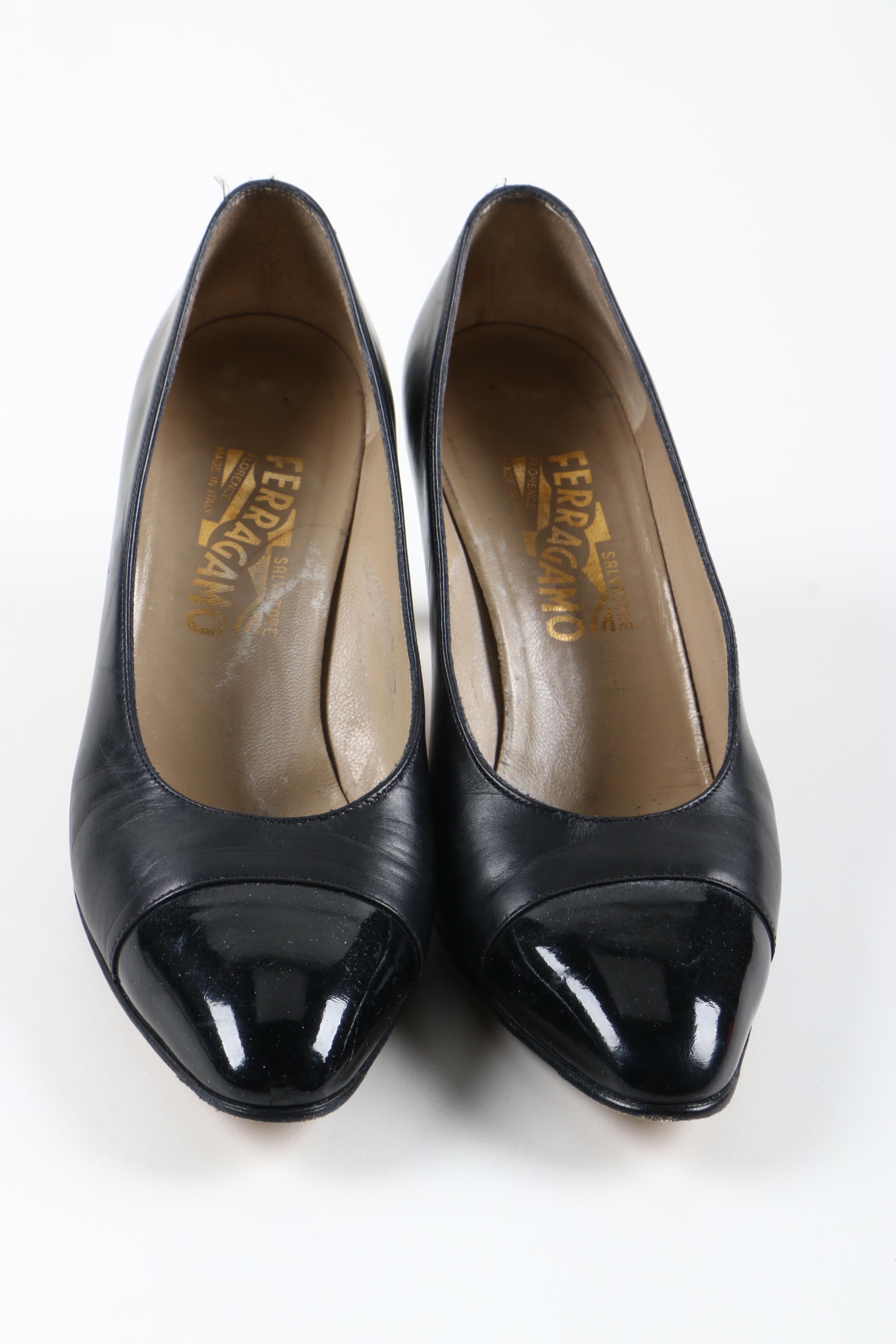 Vintage Salvatore Ferragamo Black Leather Pumps