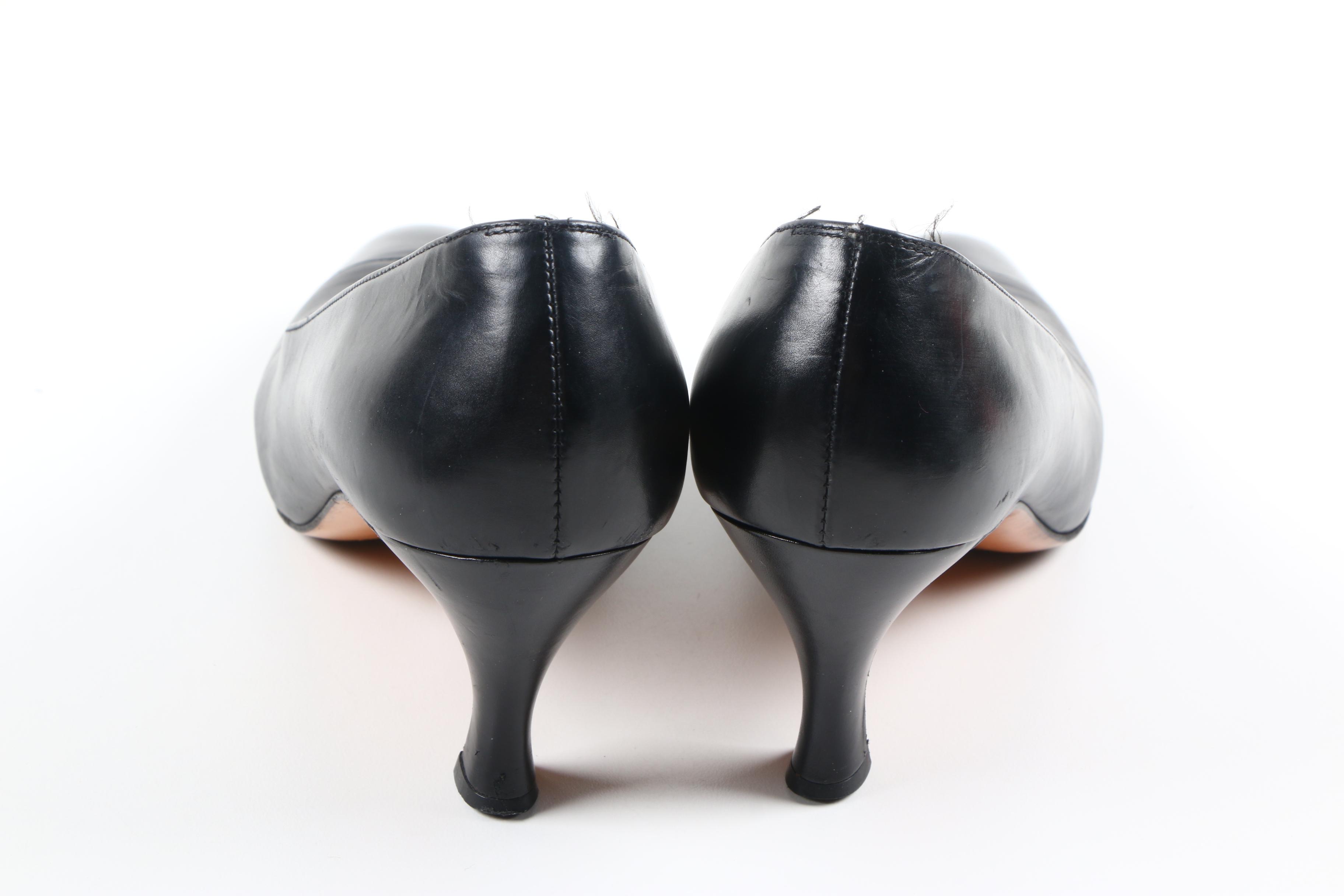 Vintage Salvatore Ferragamo Black Leather Pumps