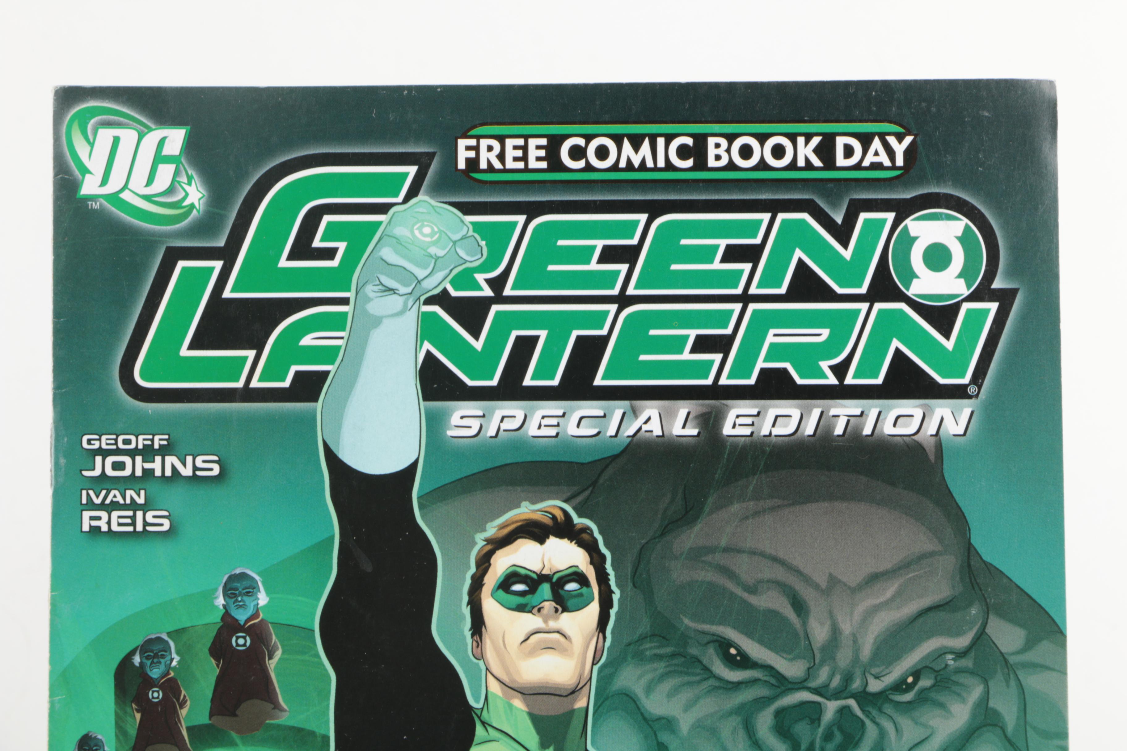 Nineteen DC and Vertigo Modern Age Comic Books