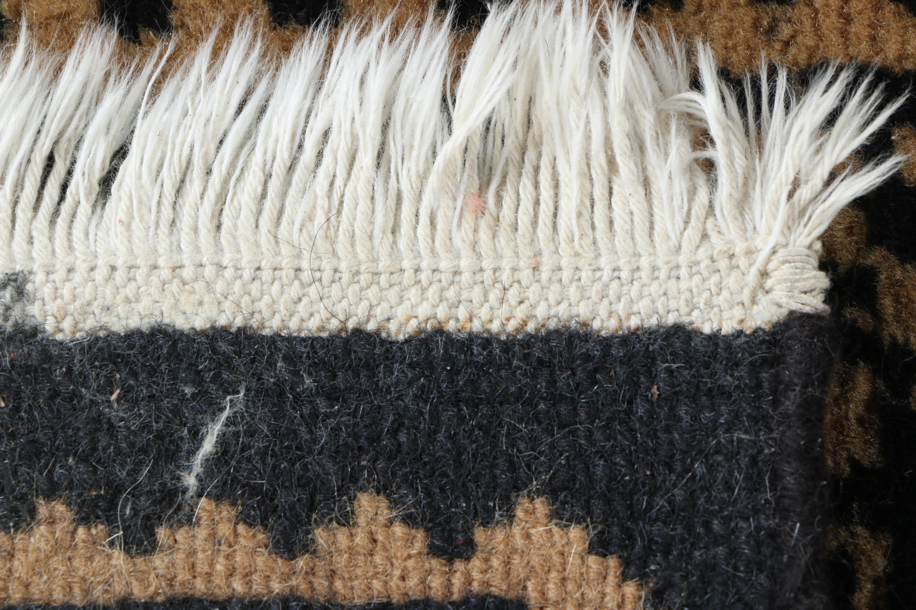 Hand-Knotted Gregorian Oriental Indian Area Rug