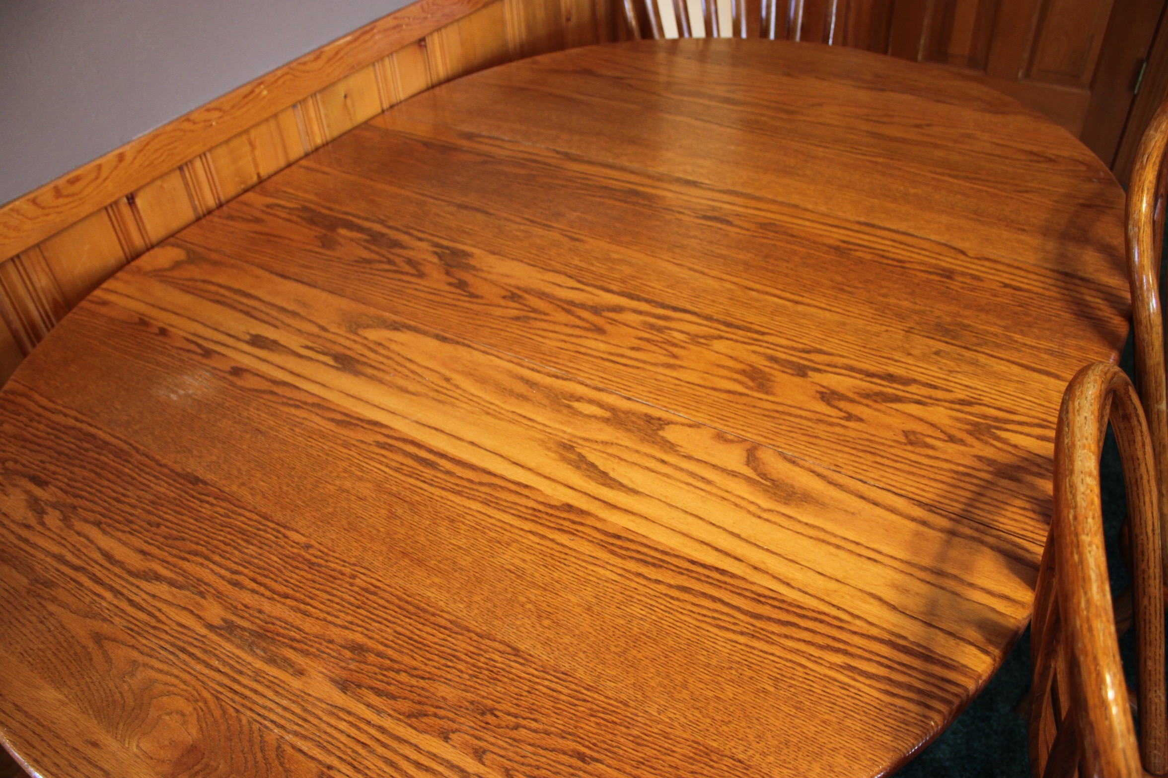 Traditional Oak Dining Table with Four Windsor Style Chairs