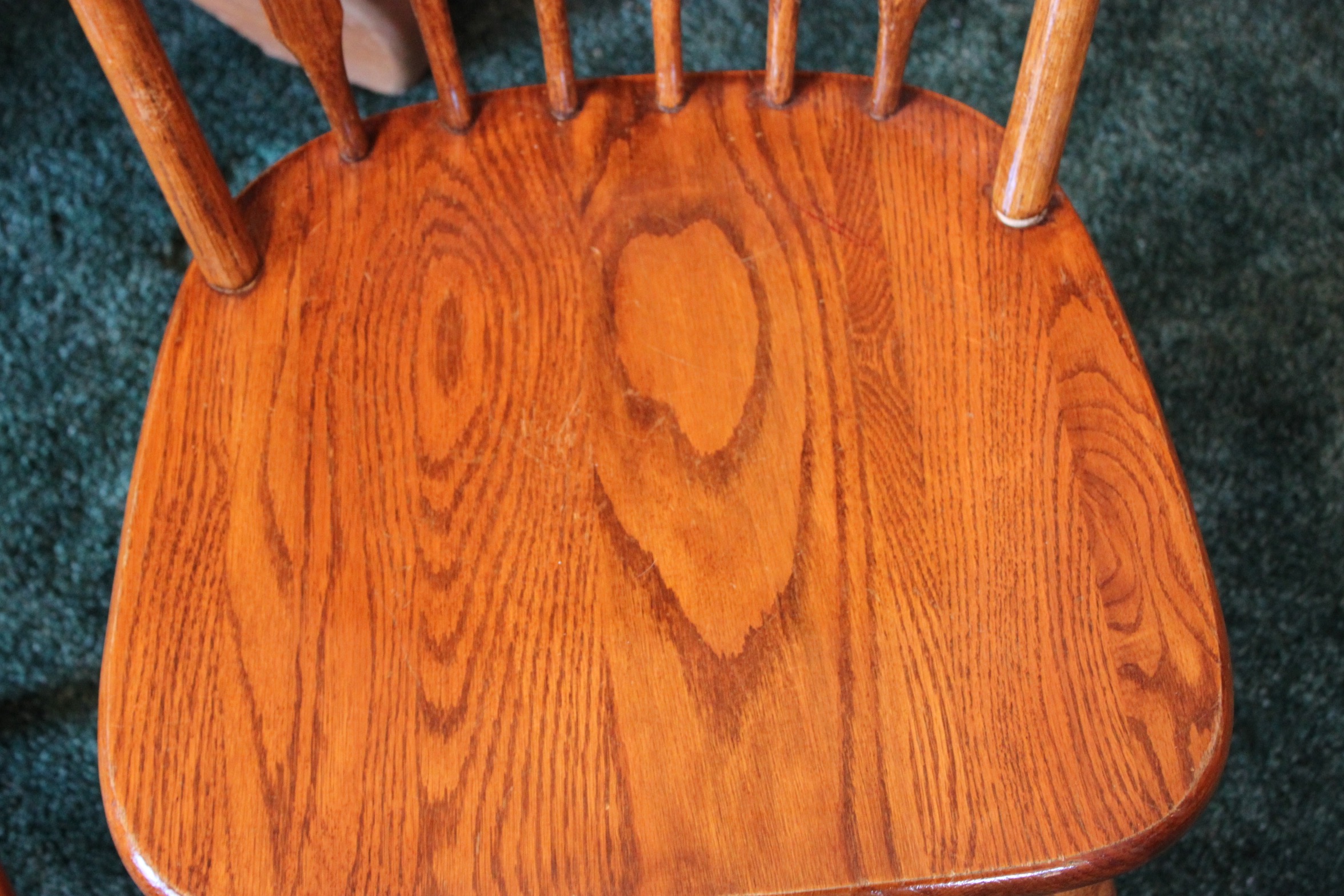 Traditional Oak Dining Table with Four Windsor Style Chairs