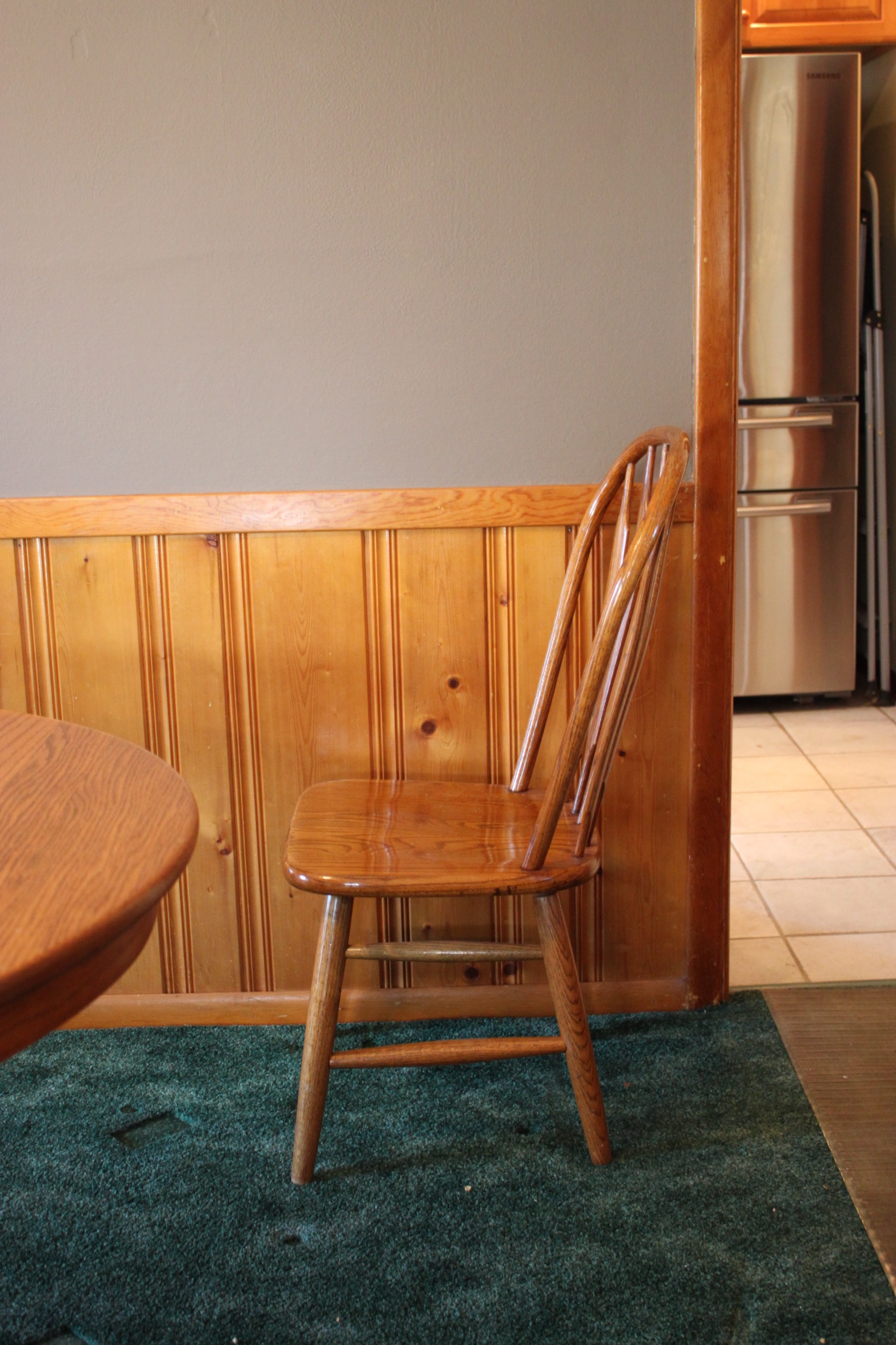 Traditional Oak Dining Table with Four Windsor Style Chairs