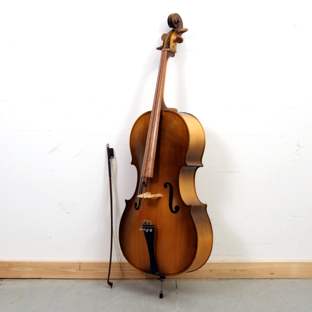 Engelhardt E110 Student Cello with Glasser Bow
