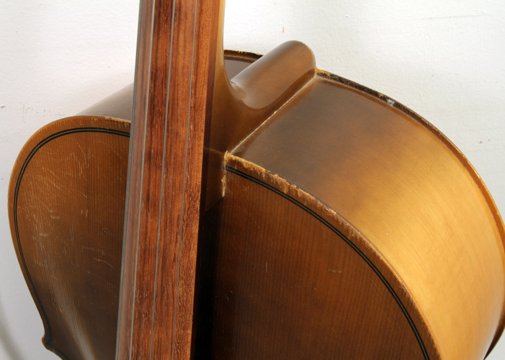 Engelhardt E110 Student Cello with Glasser Bow