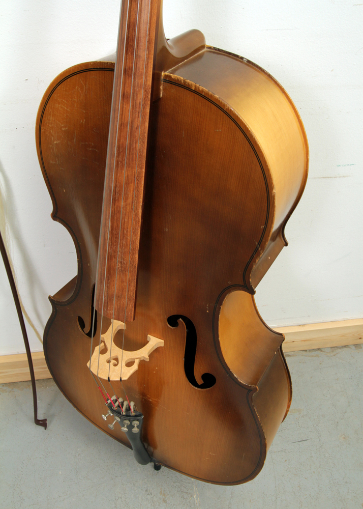 Engelhardt E110 Student Cello with Glasser Bow