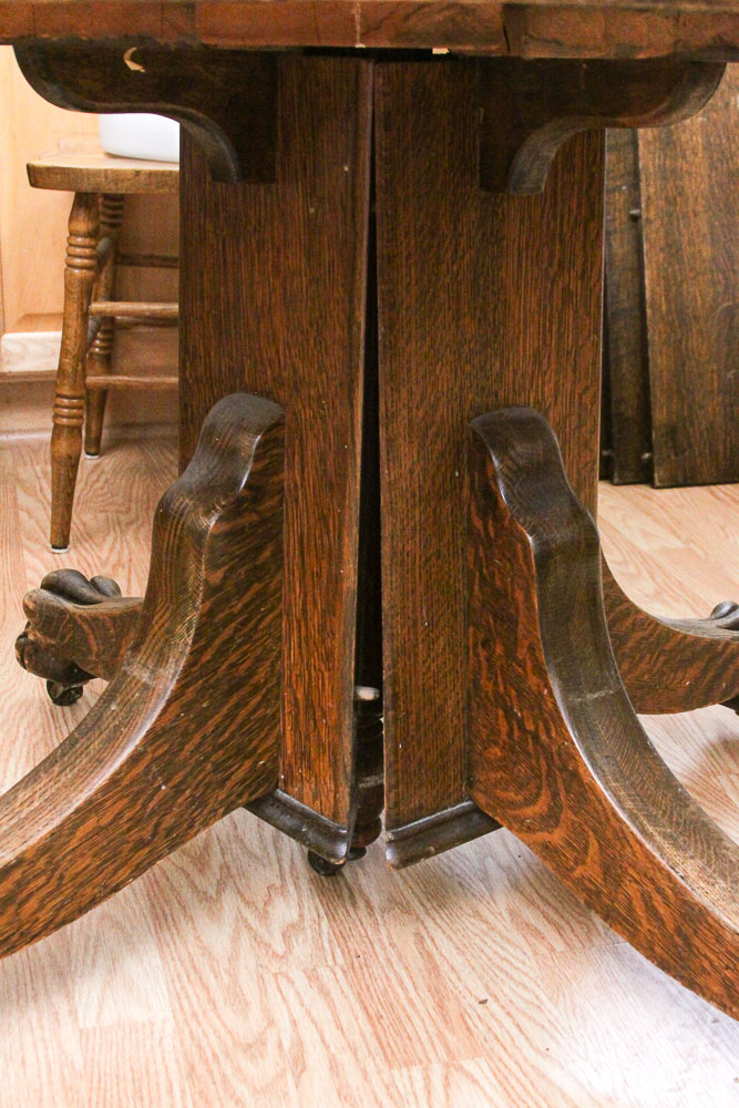 Vintage Tiger Oak Pedestal Dining Table with Leaf Inserts