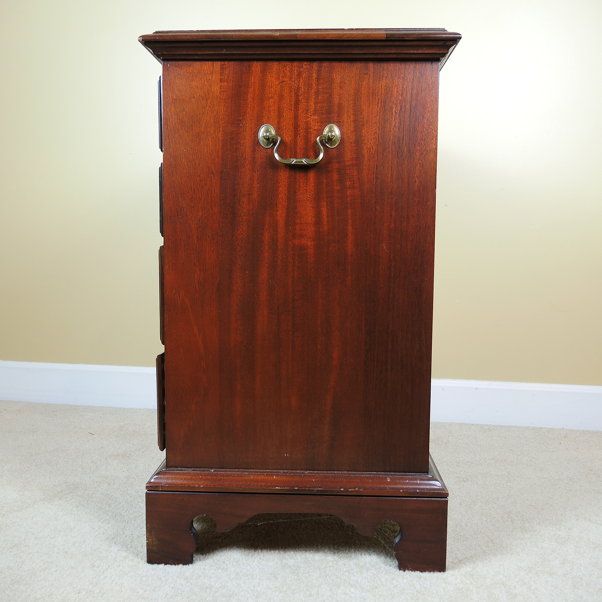 Link-Taylor Heirloom Solid Mahogany Chest of Drawers