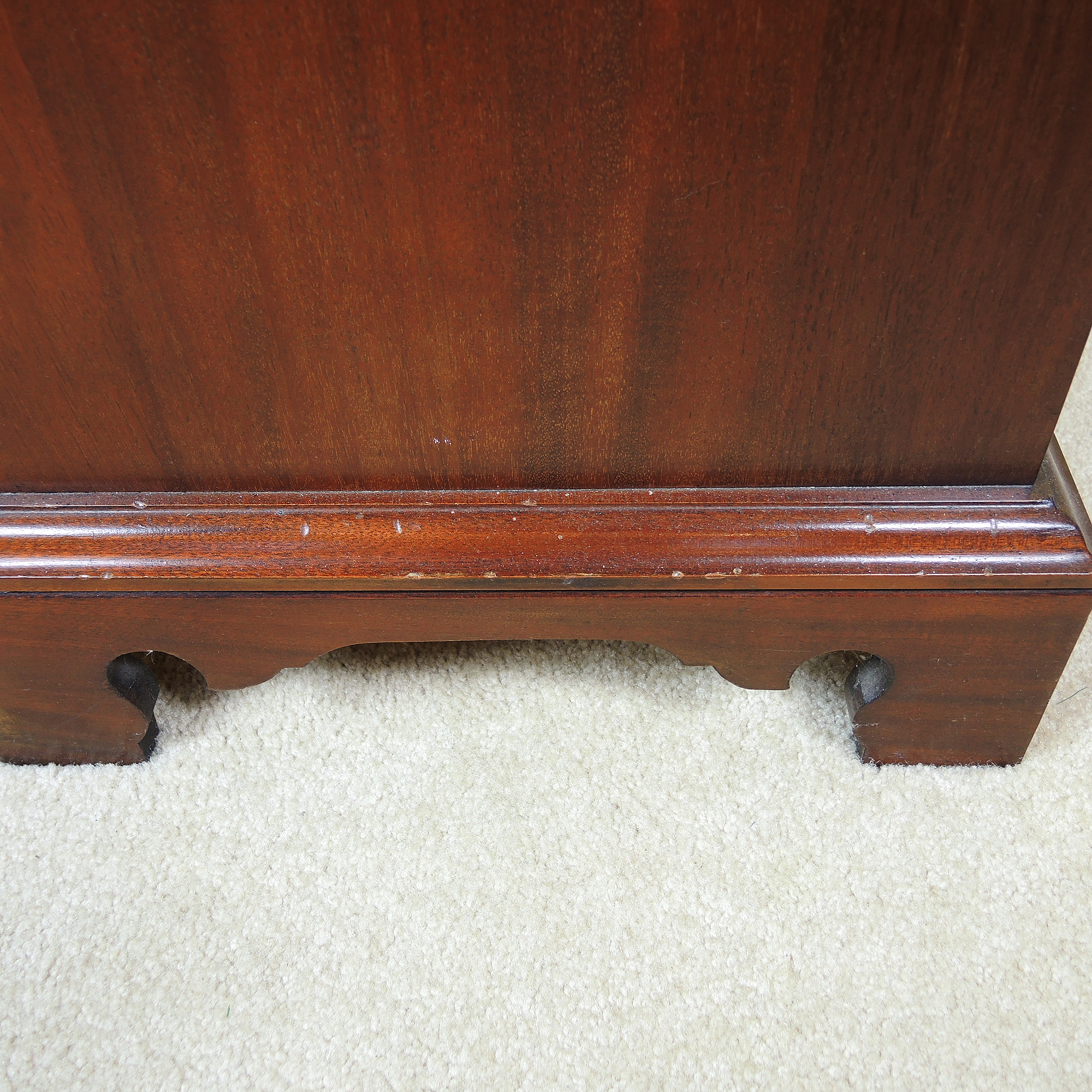 Link-Taylor Heirloom Solid Mahogany Chest of Drawers