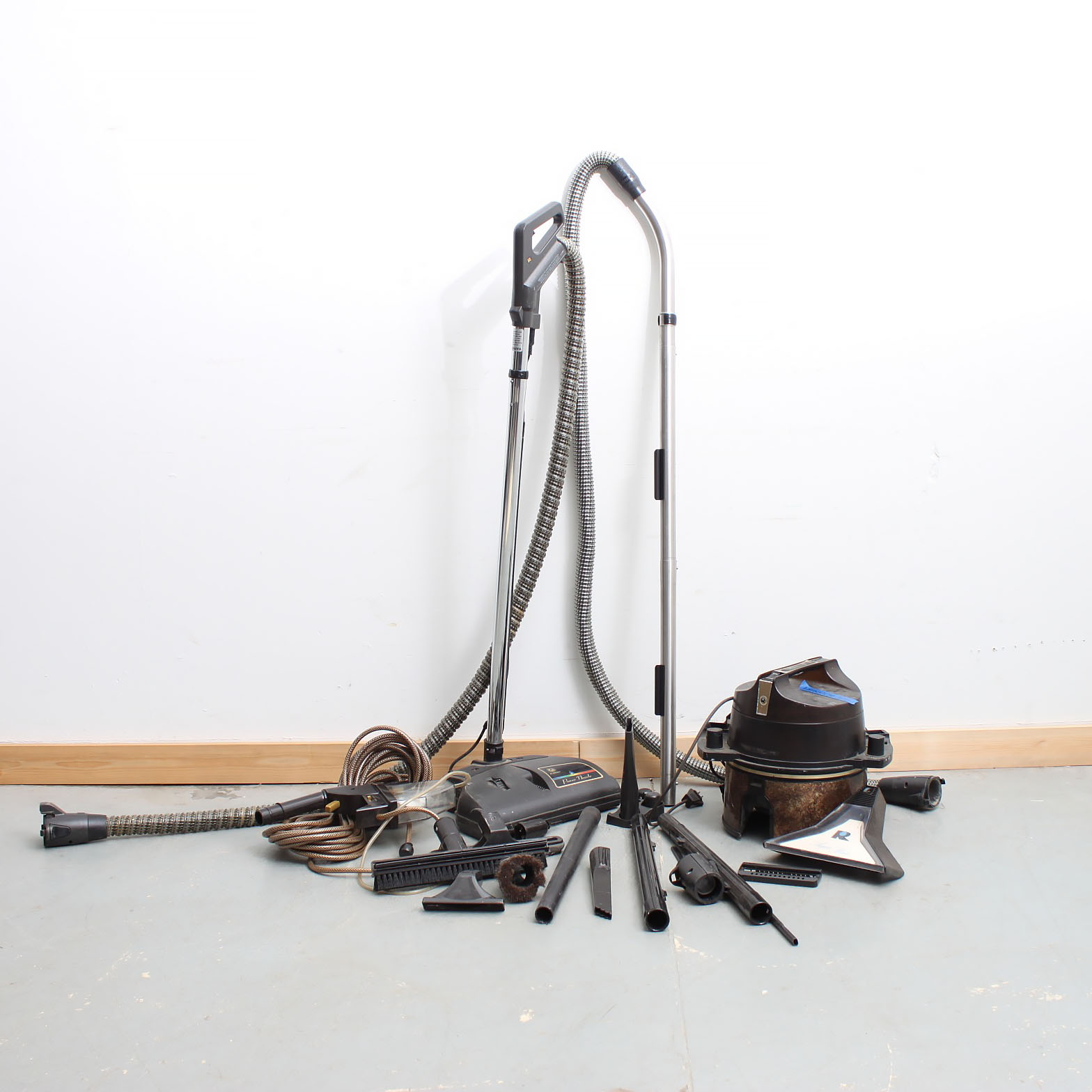 Rainbow SE Canister Vacuum With Attachments