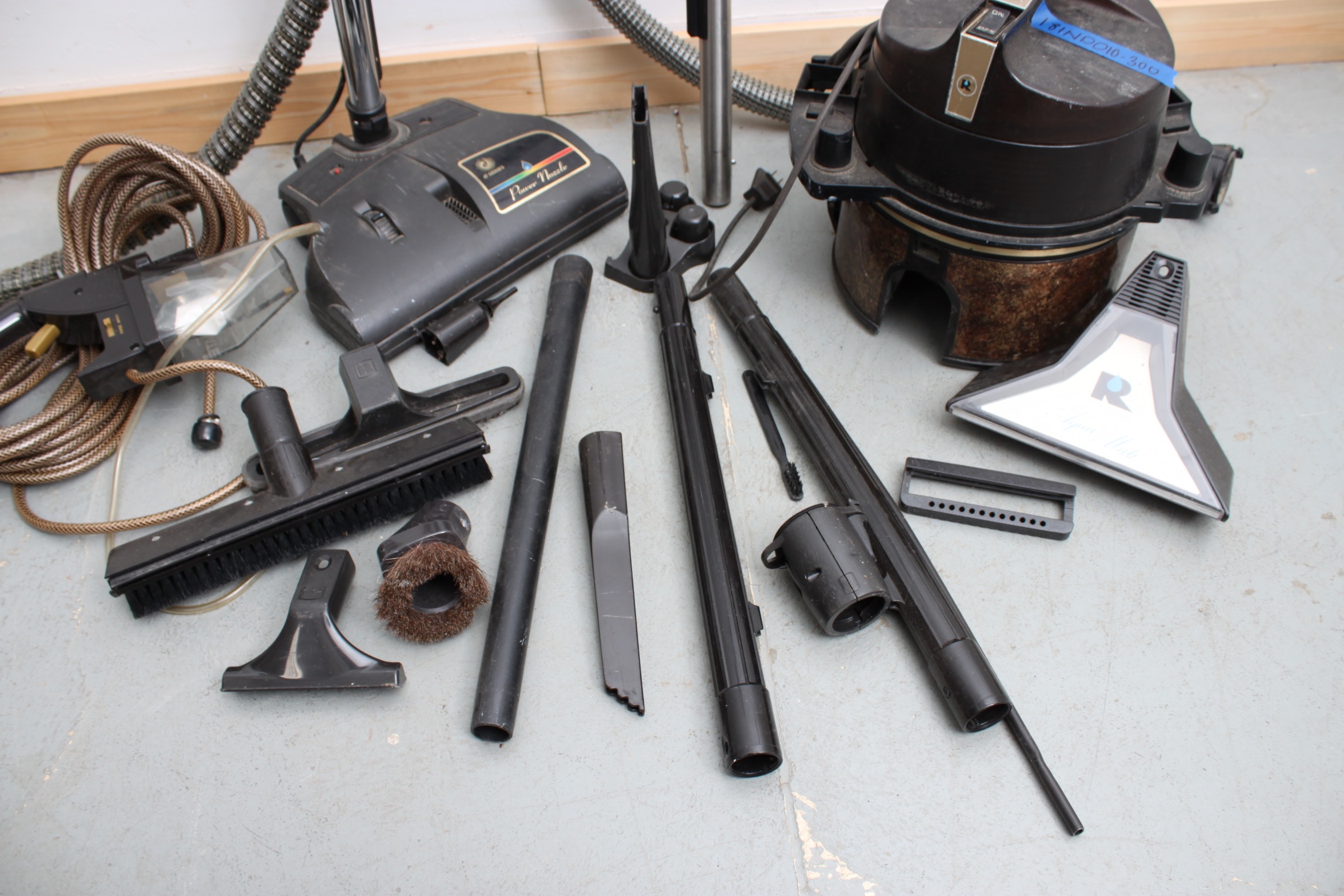 Rainbow SE Canister Vacuum With Attachments