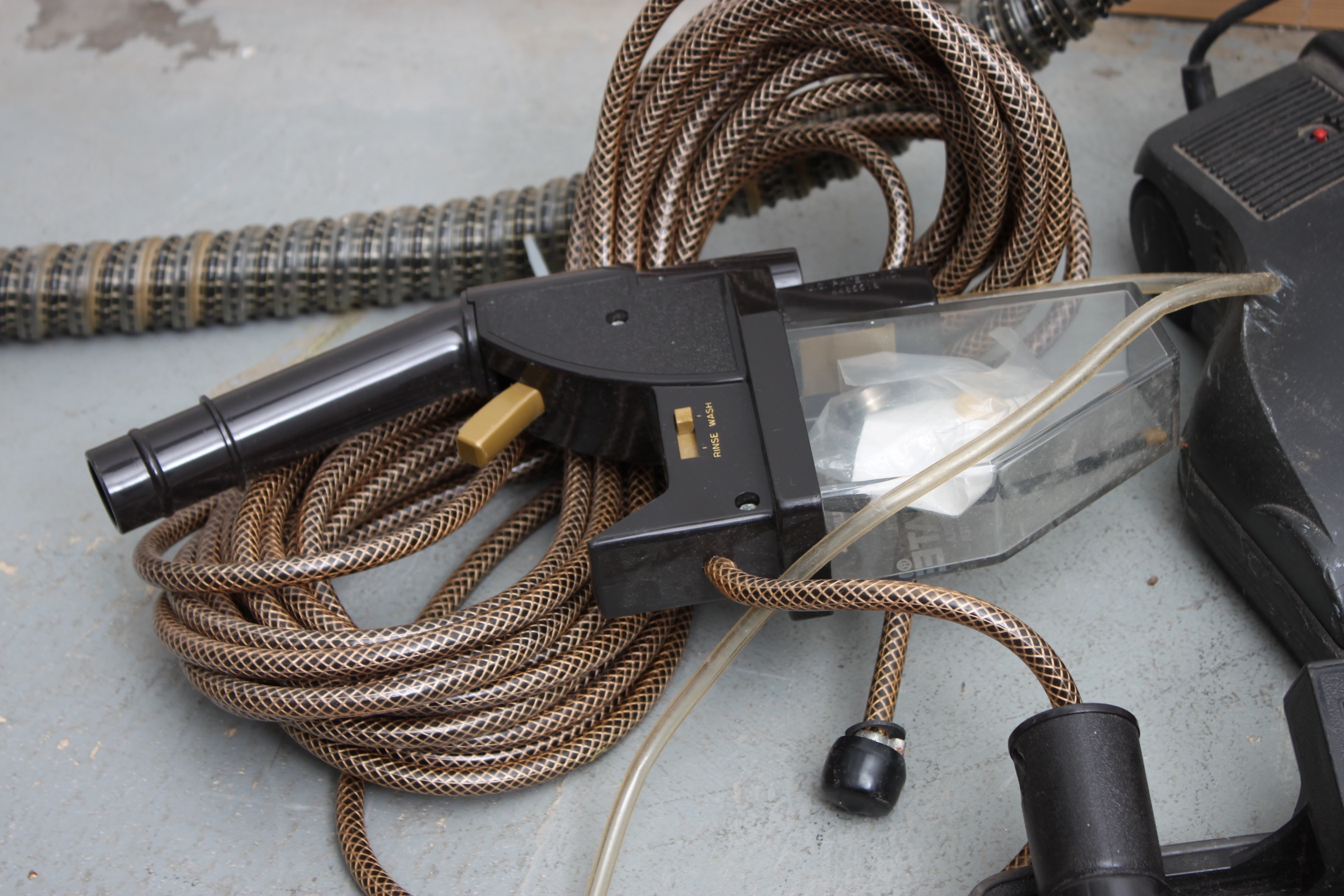 Rainbow SE Canister Vacuum With Attachments