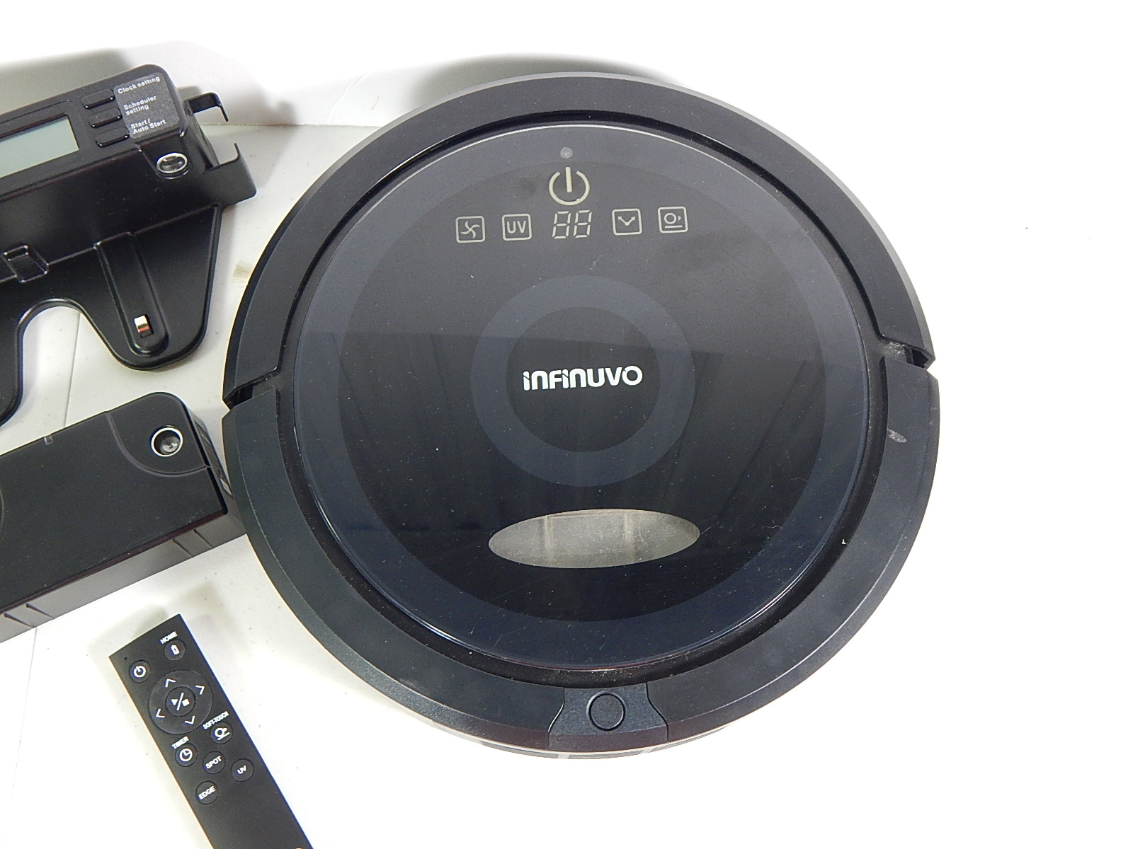 Infinuvo Vacuum Robot