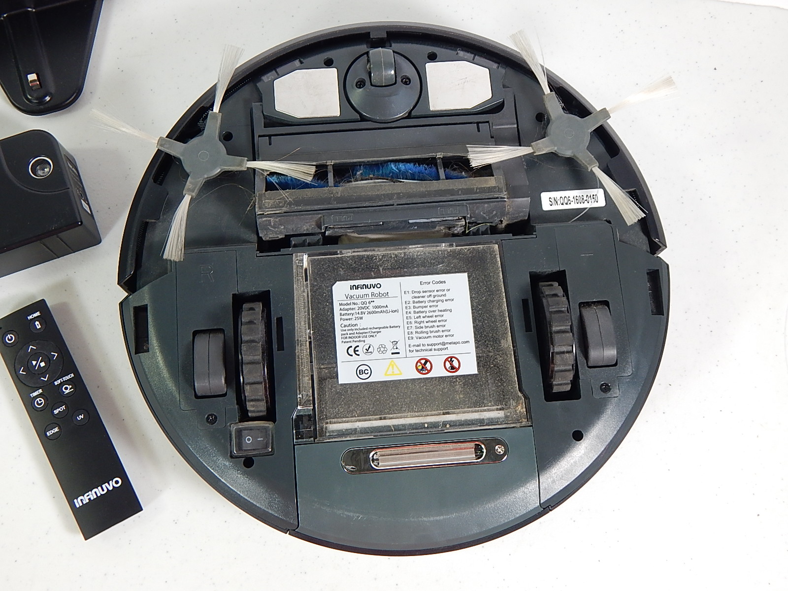 Infinuvo Vacuum Robot