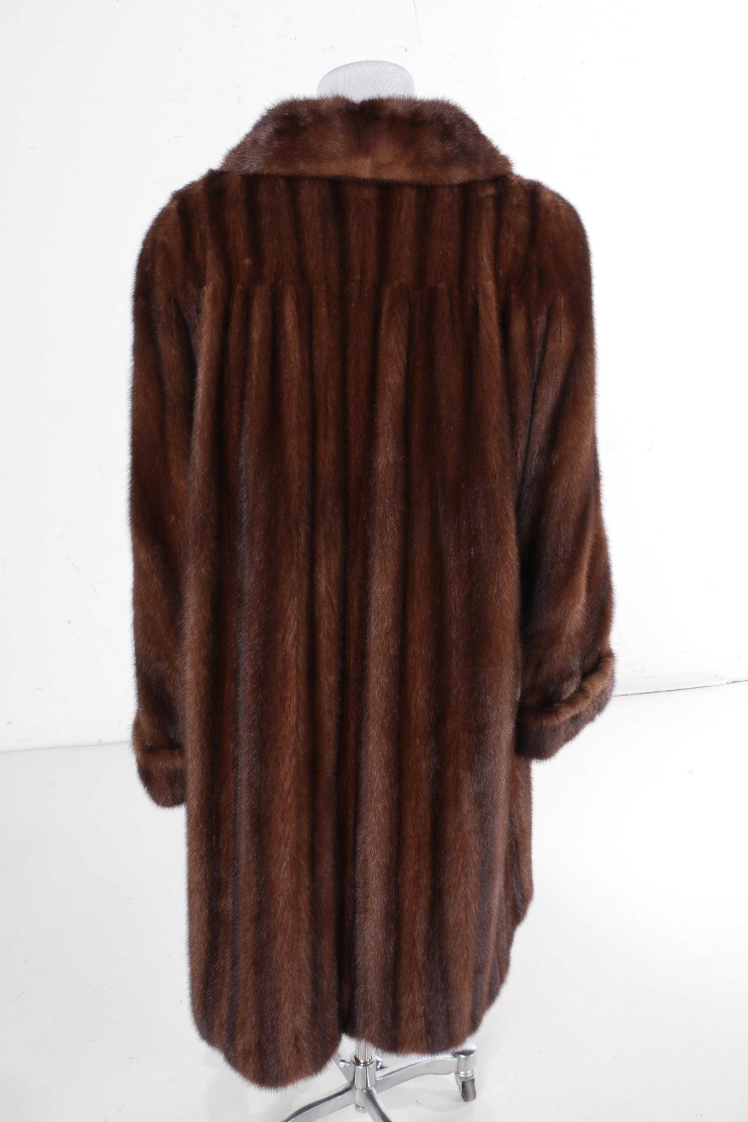Women's Vintage Chocolate Mink Fur Coat