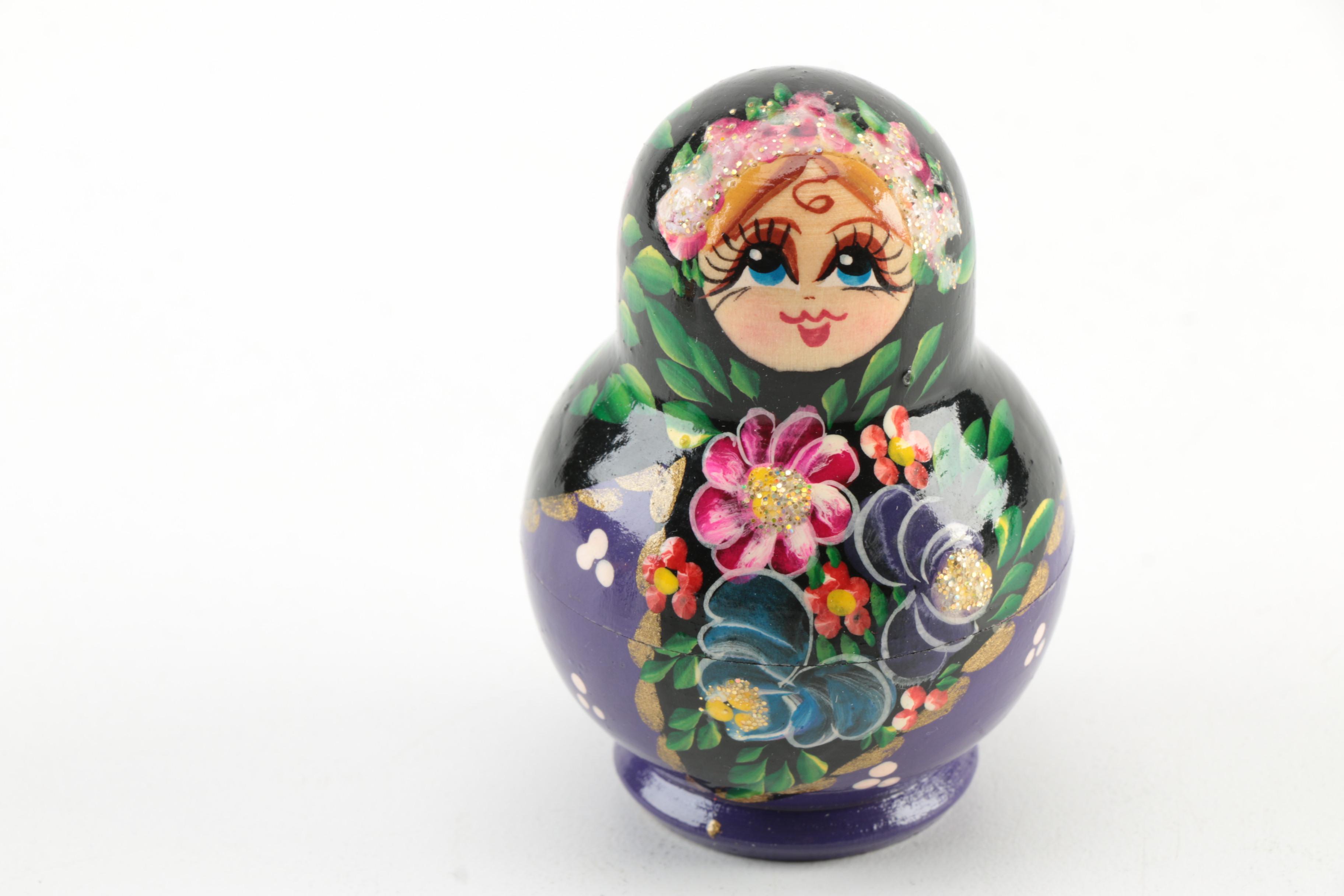 Russian Style Wood Nesting Dolls