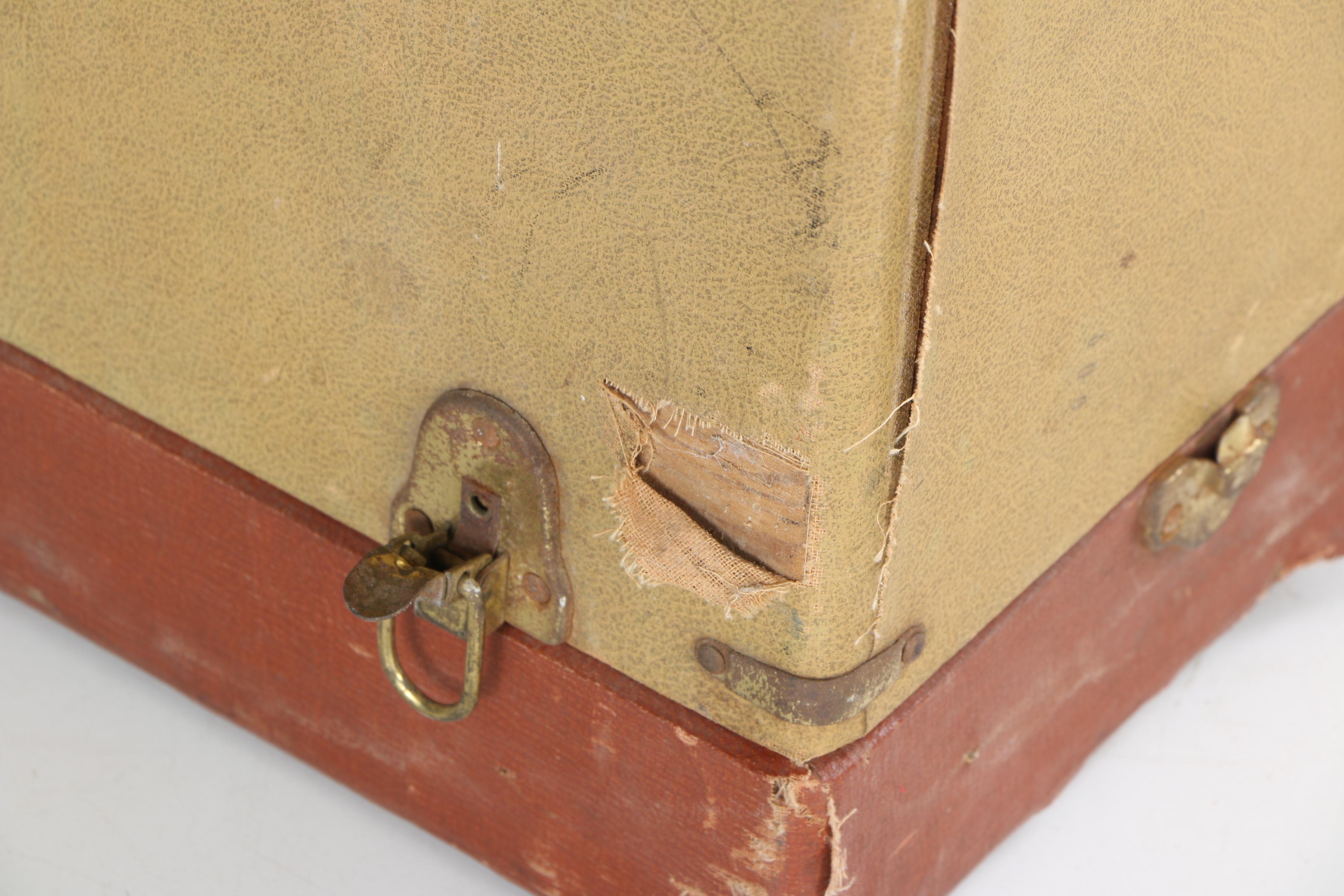 Vintage DeJur-Amsco Corp. Model 750 8mm Home Movie Projector