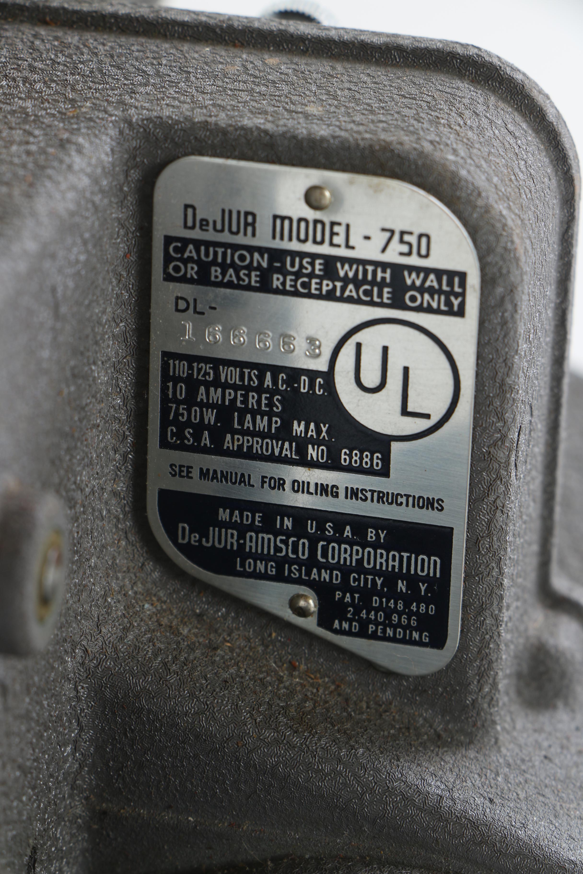 Vintage DeJur-Amsco Corp. Model 750 8mm Home Movie Projector