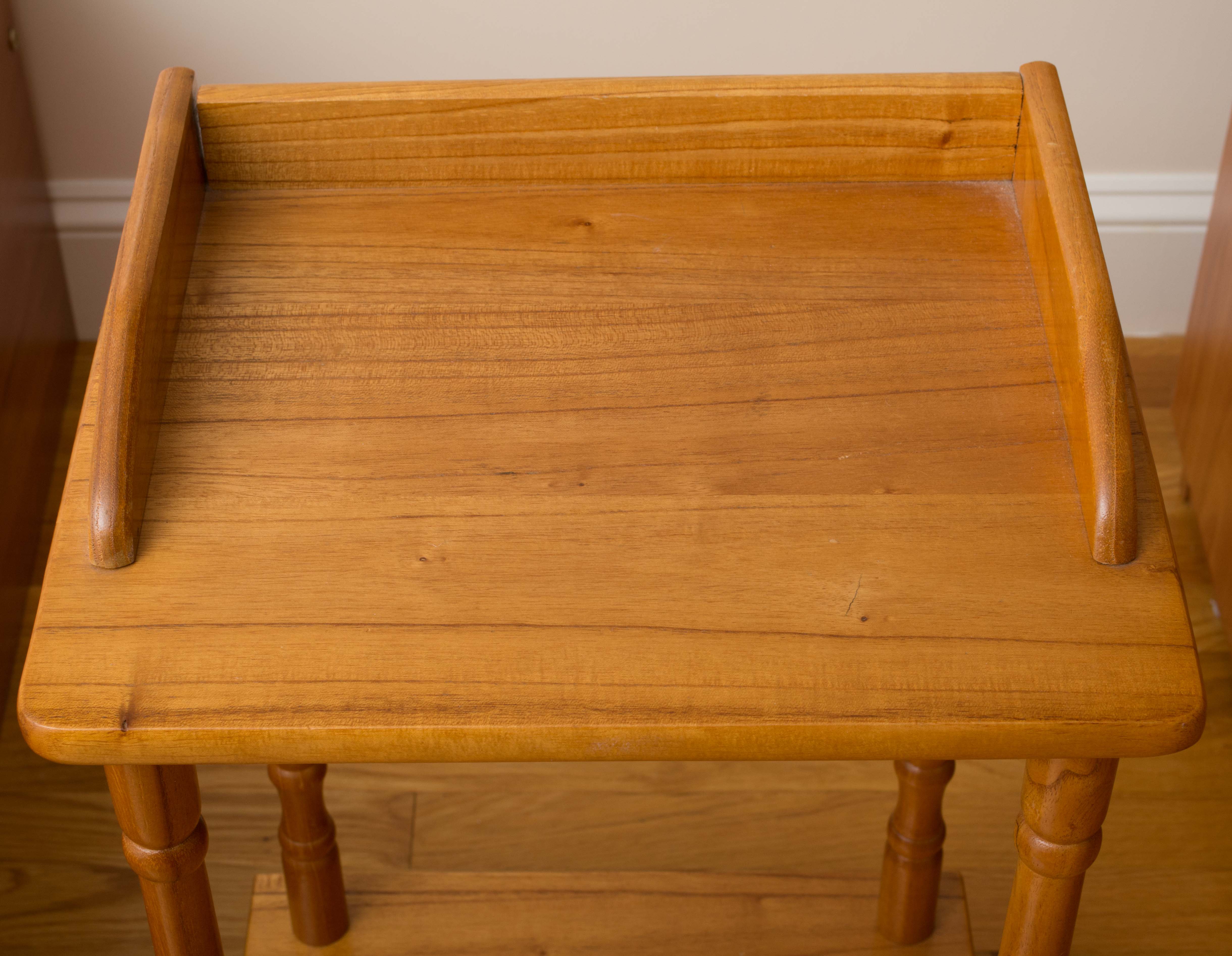 Cherry Trundle Bed with Cherry End Table