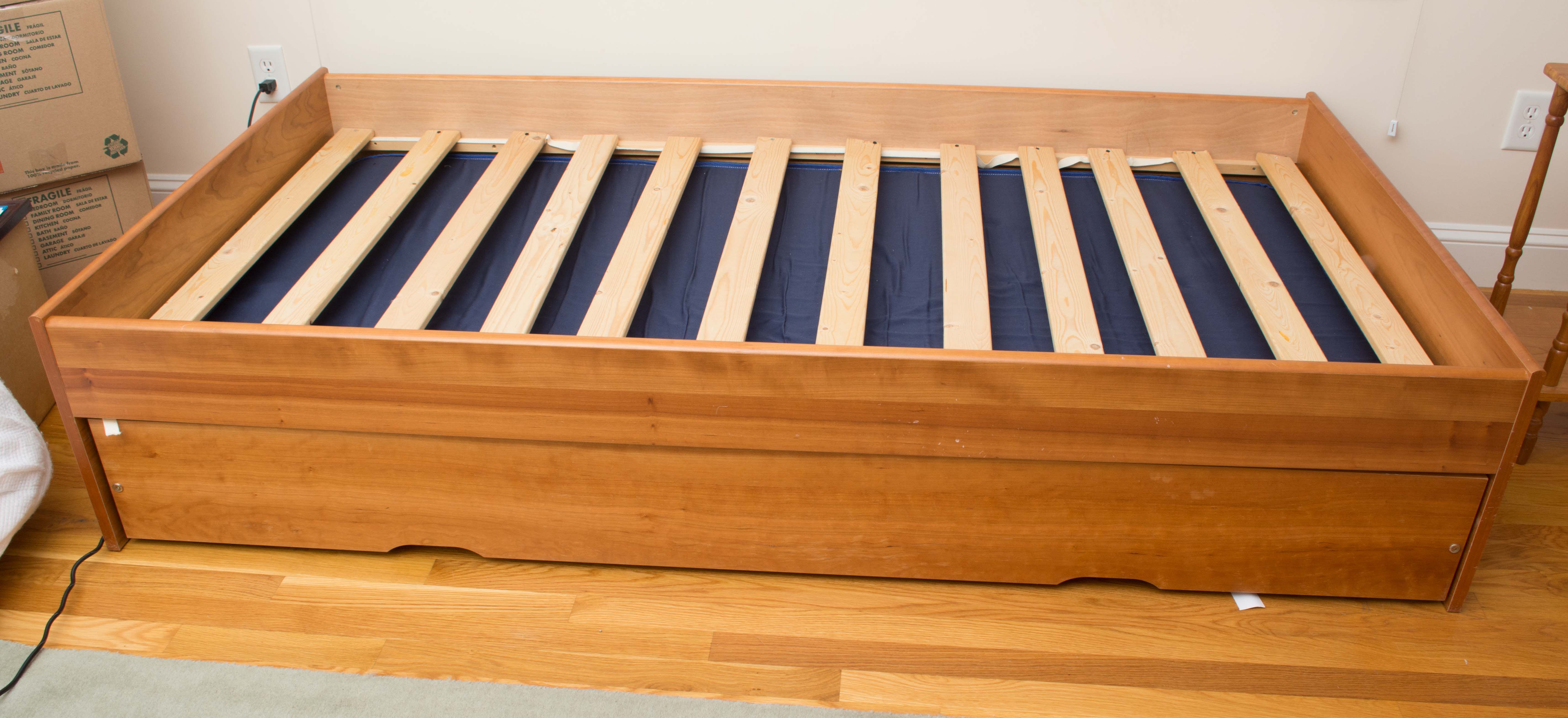 Cherry Trundle Bed with Cherry End Table